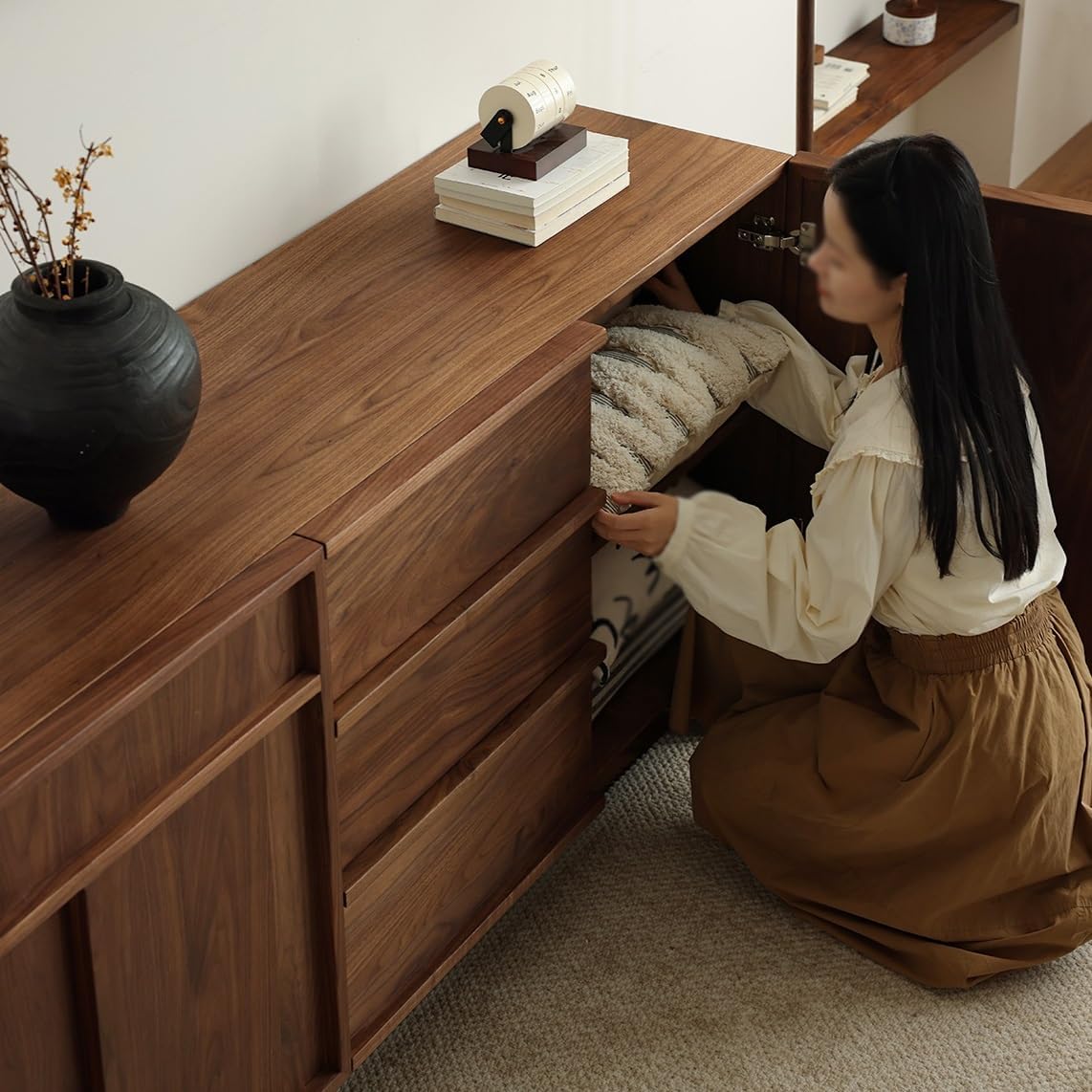 Sideboard Cabinet Solid Wood Skeleton Line Dining Sideboard Simple Multifunctional Storage Entrance Cabinet Sideboard Cabinet with Drawers