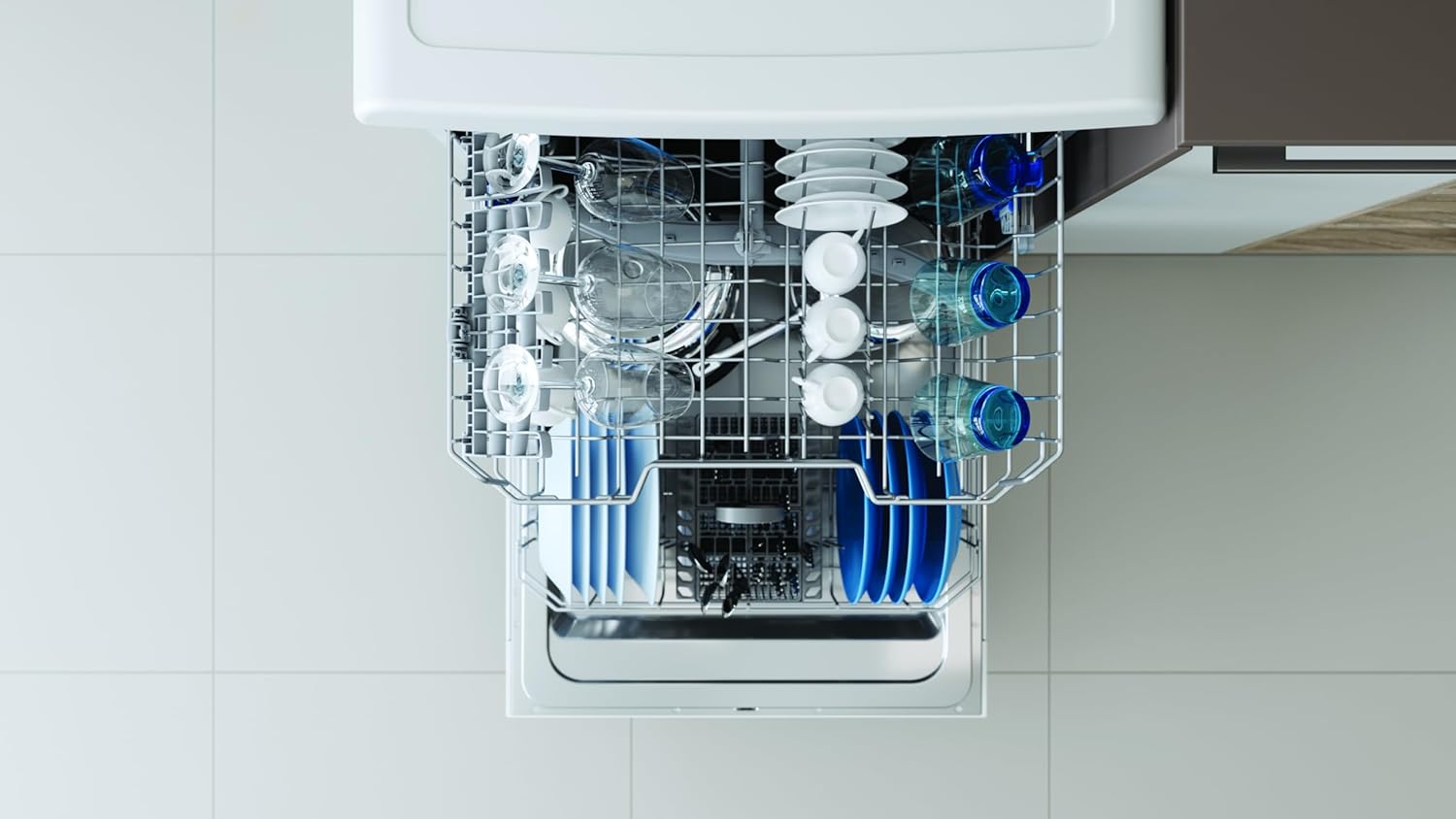 מלמעלה למטה view of dishwasher racks loaded with dishes