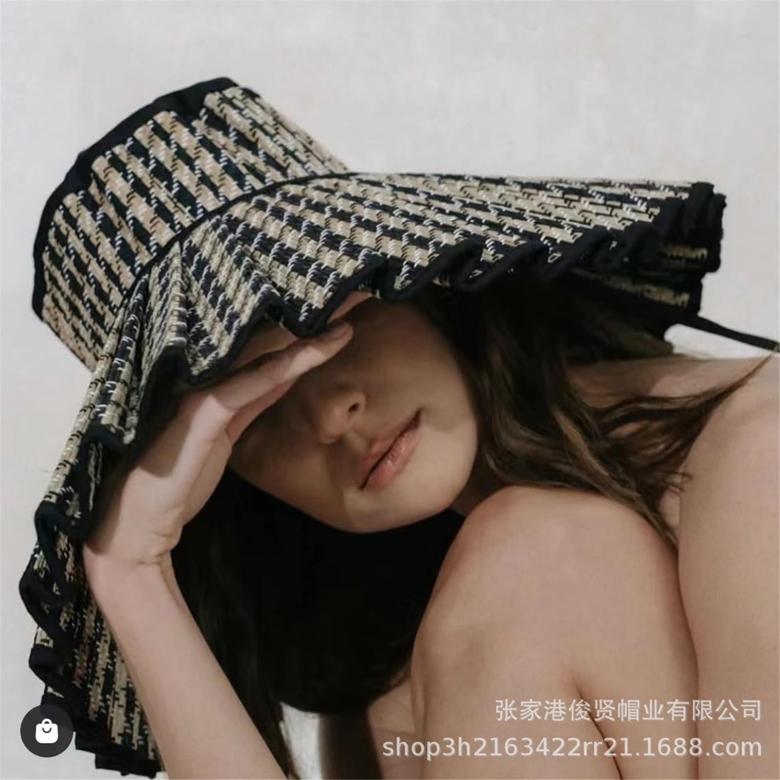 Cappello di Paglia Versatile da Donna: Pieghevole, Facile da trasportare, Protezione Solare, Design con Cinturino Plissettato per Primavera ed Estate