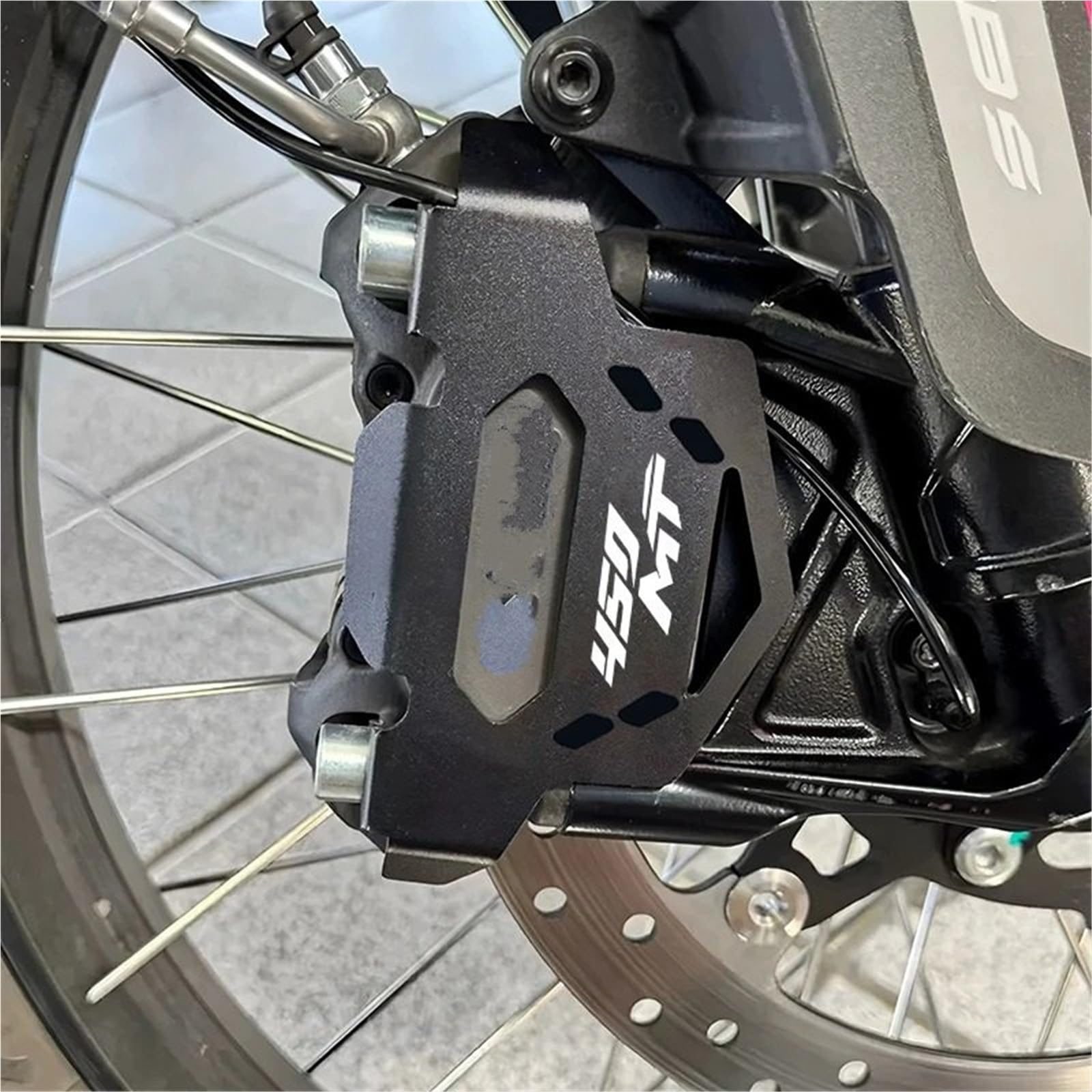 osłona przeciwpyłowa widelca Pasuje do CFMOTO MOTO MT450 450CLC motocykl przedni zacisk hamulcowy osłona zbiornika płynu(NO LOGO)