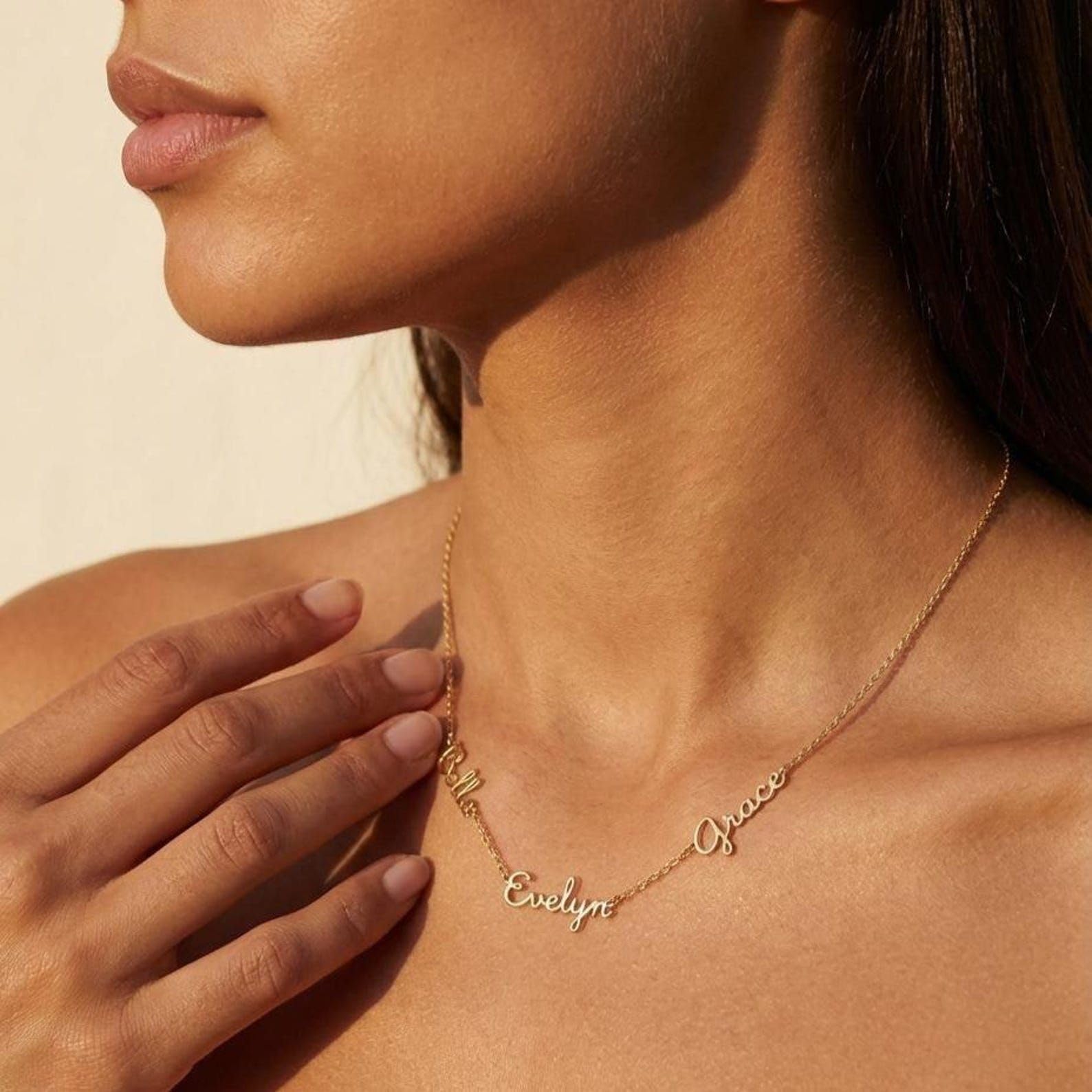 Multiplo collana con nome, delicato gioiello di famiglia bambini nome per mamma Natale per lei
