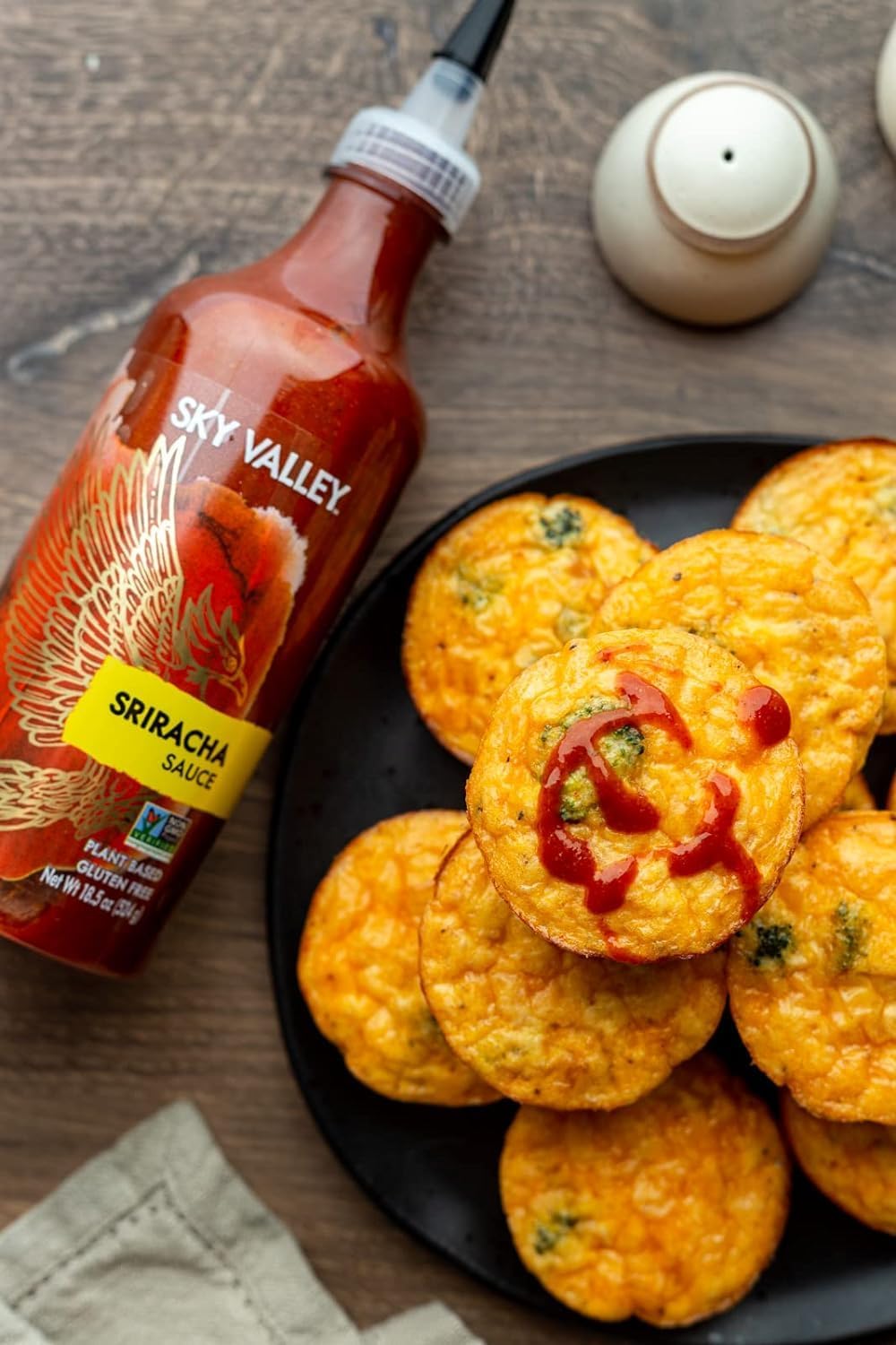 Sky Valley Sriracha Sauce Bundle (Green and Red Sriracha Sauce) - Hot Sauce, Lime, Red Jalapeno Peppers, Vegan, Gluten Free, Non-GMO, Low Sugar, 5 Calories per Serving - Variety, 18.5 Oz, (Pack of 2) - Image 5