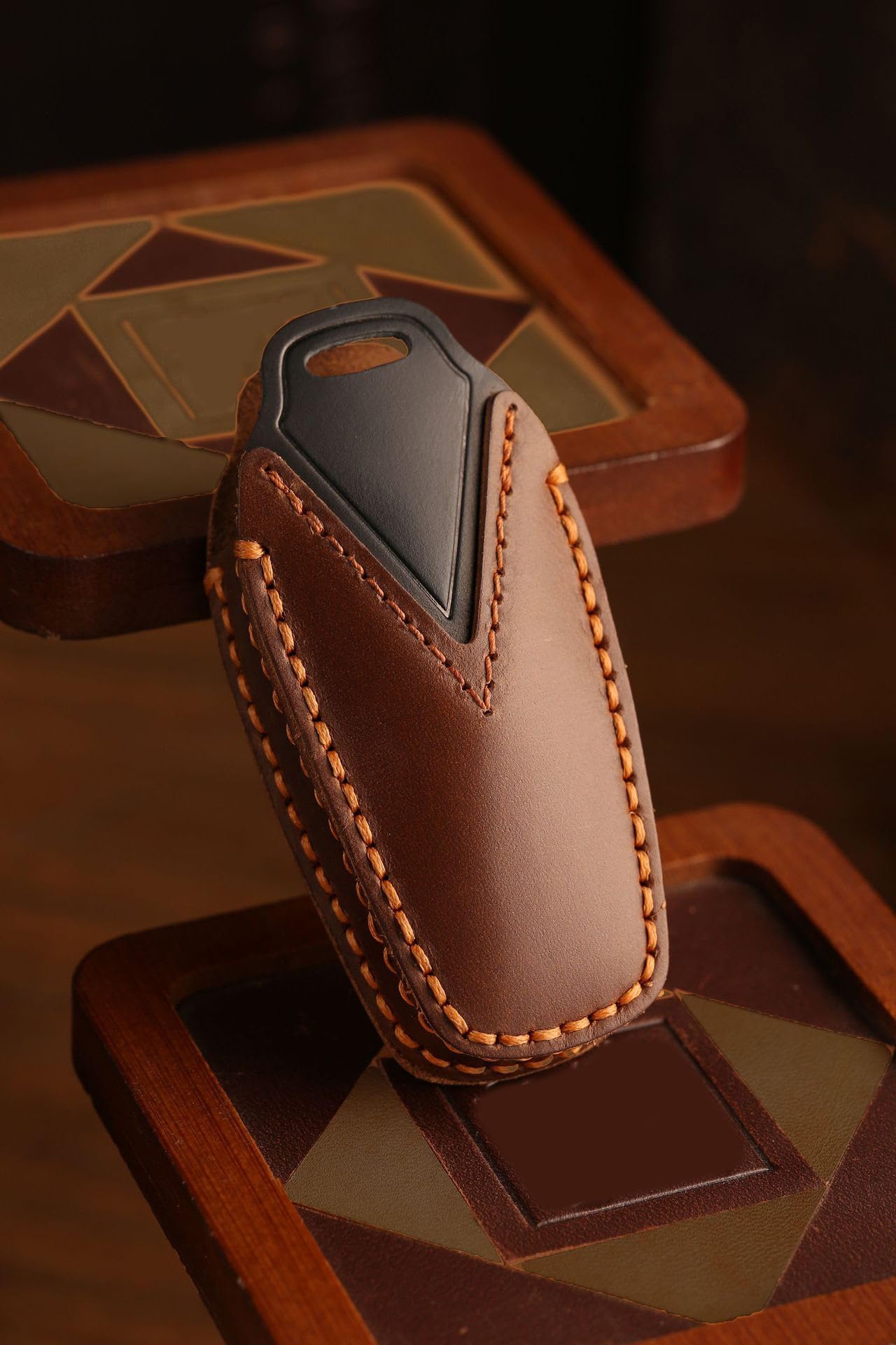 KUNIO Etui na kluczyki samochodowe pasuje do BYD Seal U DM-i Seal Song Plus EV Tang Atto 2 Atto 3 Dolphin Han Denza D9, etui na klucze, 4 przyciski, breloczek do kluczy, skóra PU, brązowe