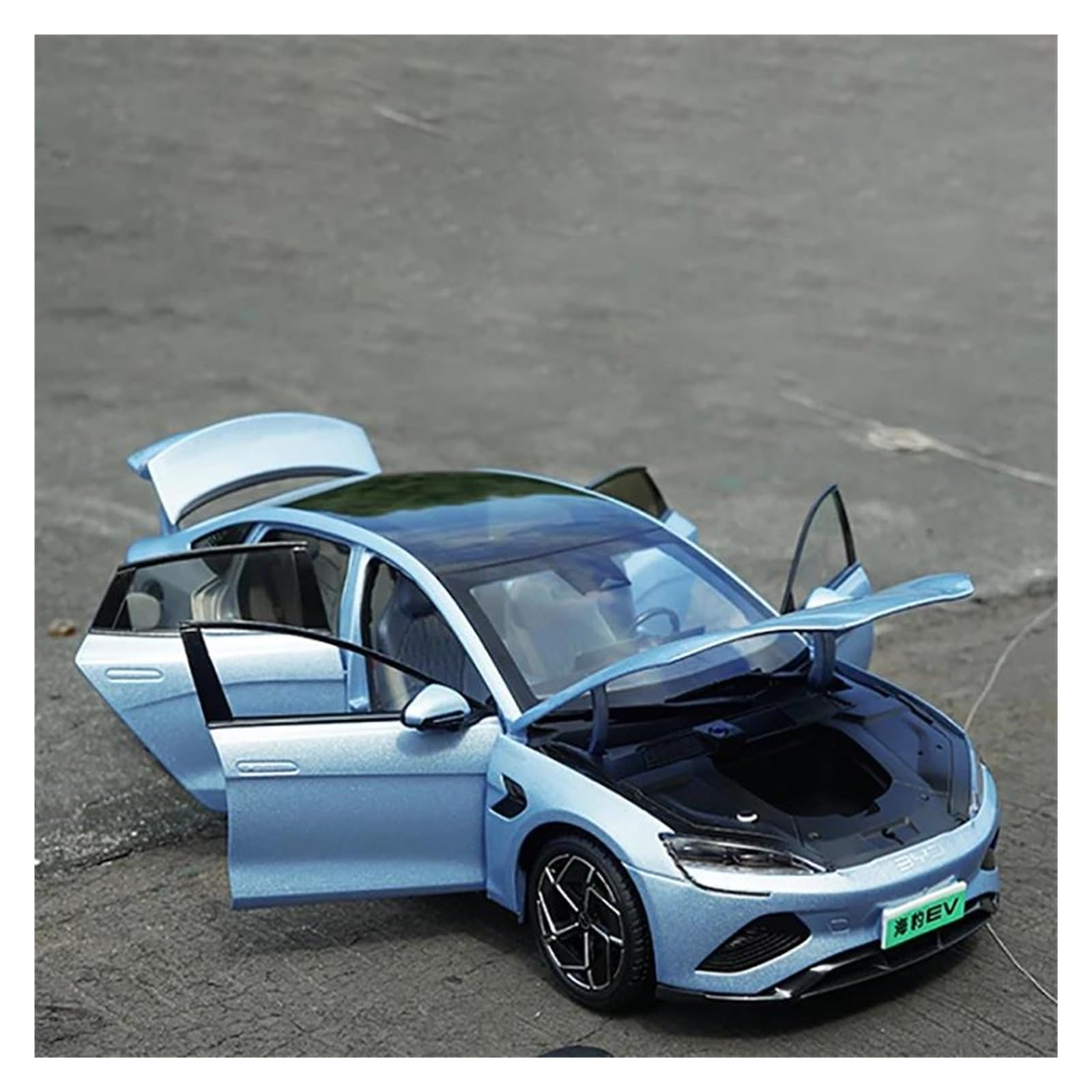 Metallo Scala Replica 1 18 Per veicoli elettrici Nuova energia Modello di auto lega pressofusa Serie decorazioni per la casa Hobby Veicoli Giochi Set
