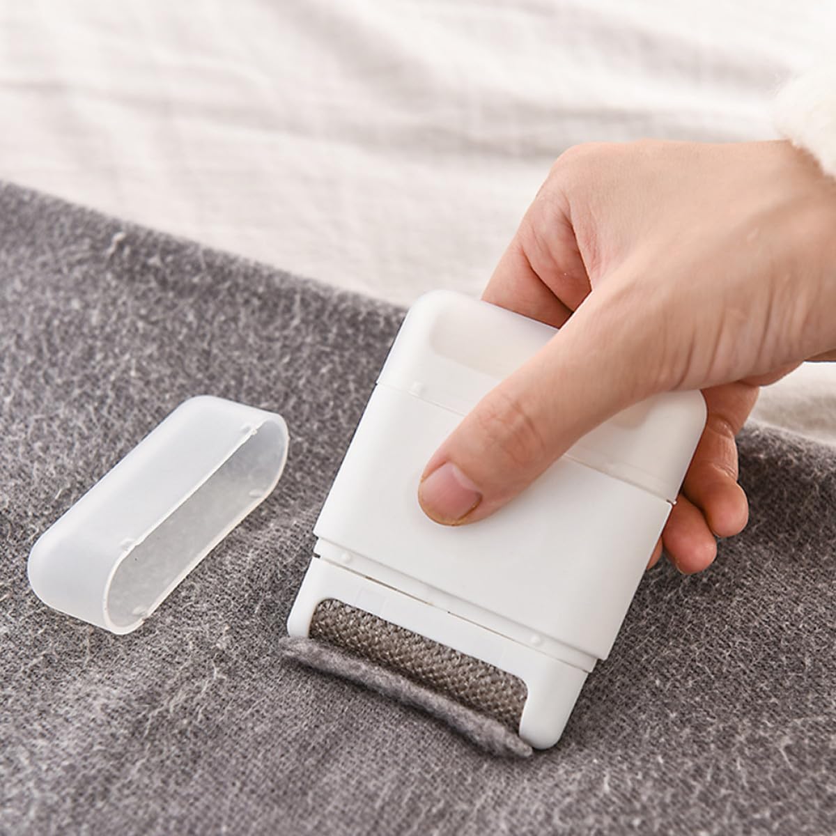 Portable Lint Remover and Dual-Head Pet Hair Remover Roller, Reusable Manual Clothes and Carpet Hair Cleaner for Travel and Household Use image 4