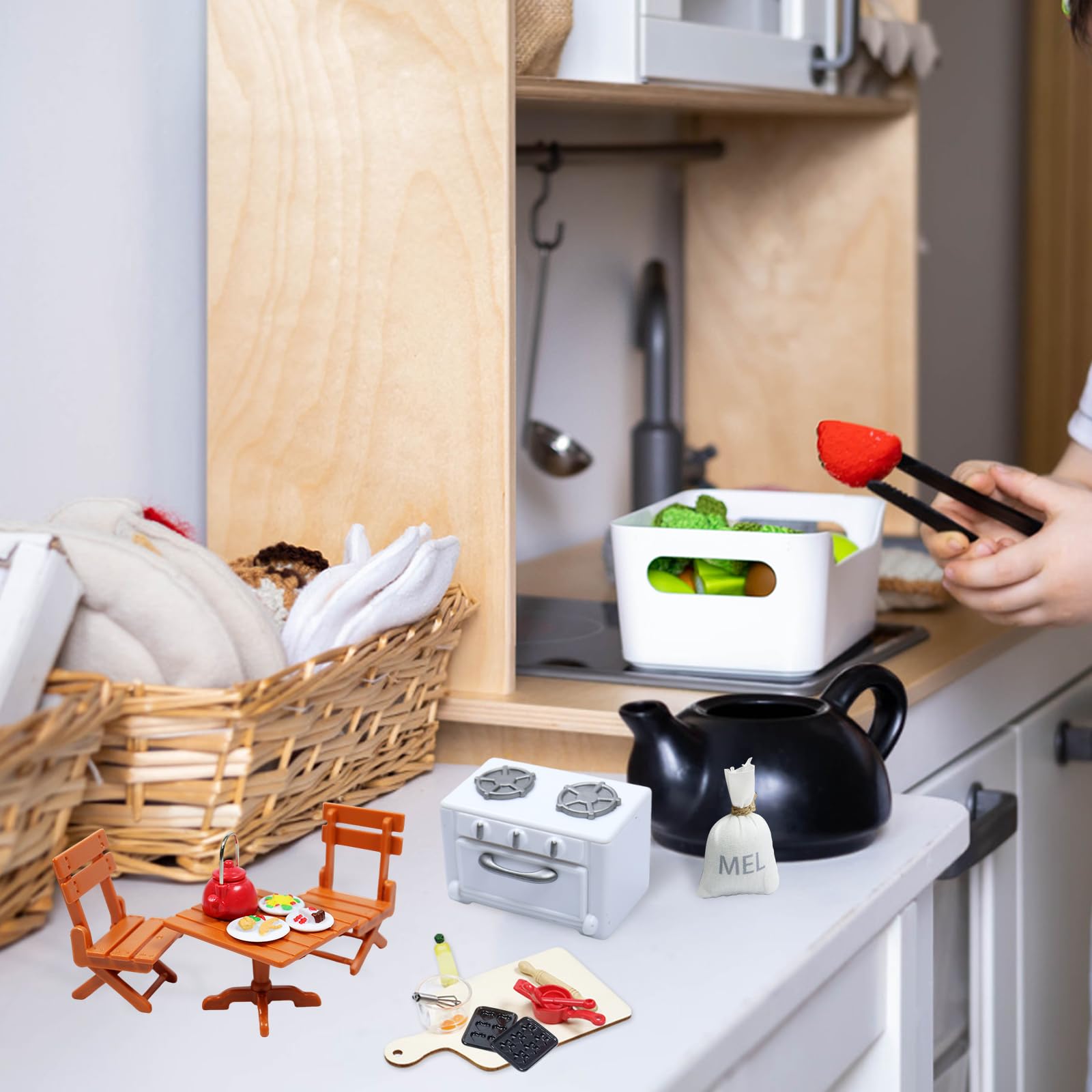 27-teiliges Mini-Küchen-Set Für Wichteltür & Puppenhaus – Mit Backzubehör, Lichterkette & Mehr