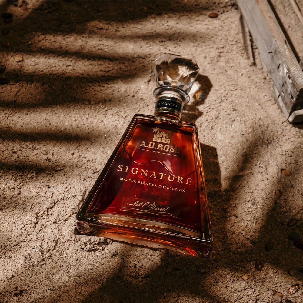 A.H. Riise Signature Master BlenderCollection| Premium Spirituose auf Rumbasis |Luxus Range|Lieblicher Geschmack | 700 ml | 43,9% Vol.