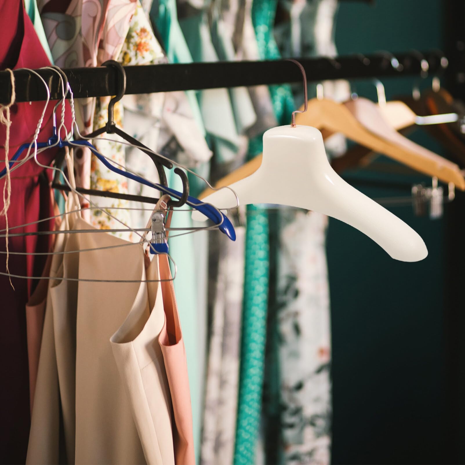 Alipis Garment Racks for Hanging Clothes Wide Shoulder Hangers Plastic Clothes Hanger 15x10 Inch White Suit Hanger Space Saving Hangers for Heavy Coat Sweater Skirt Suit Pants