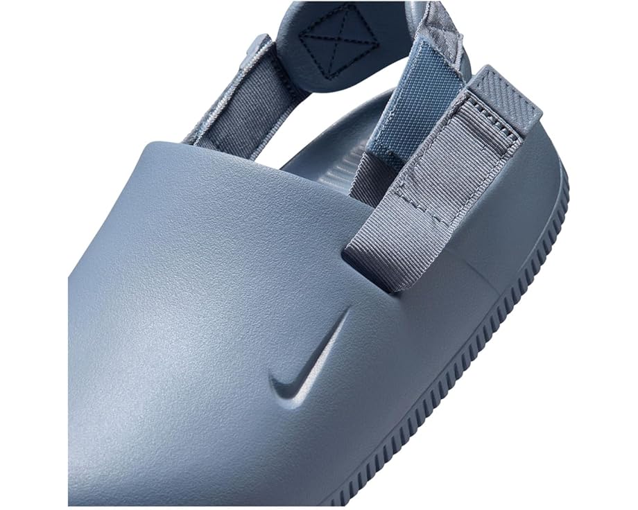 Nike Calm - Right View