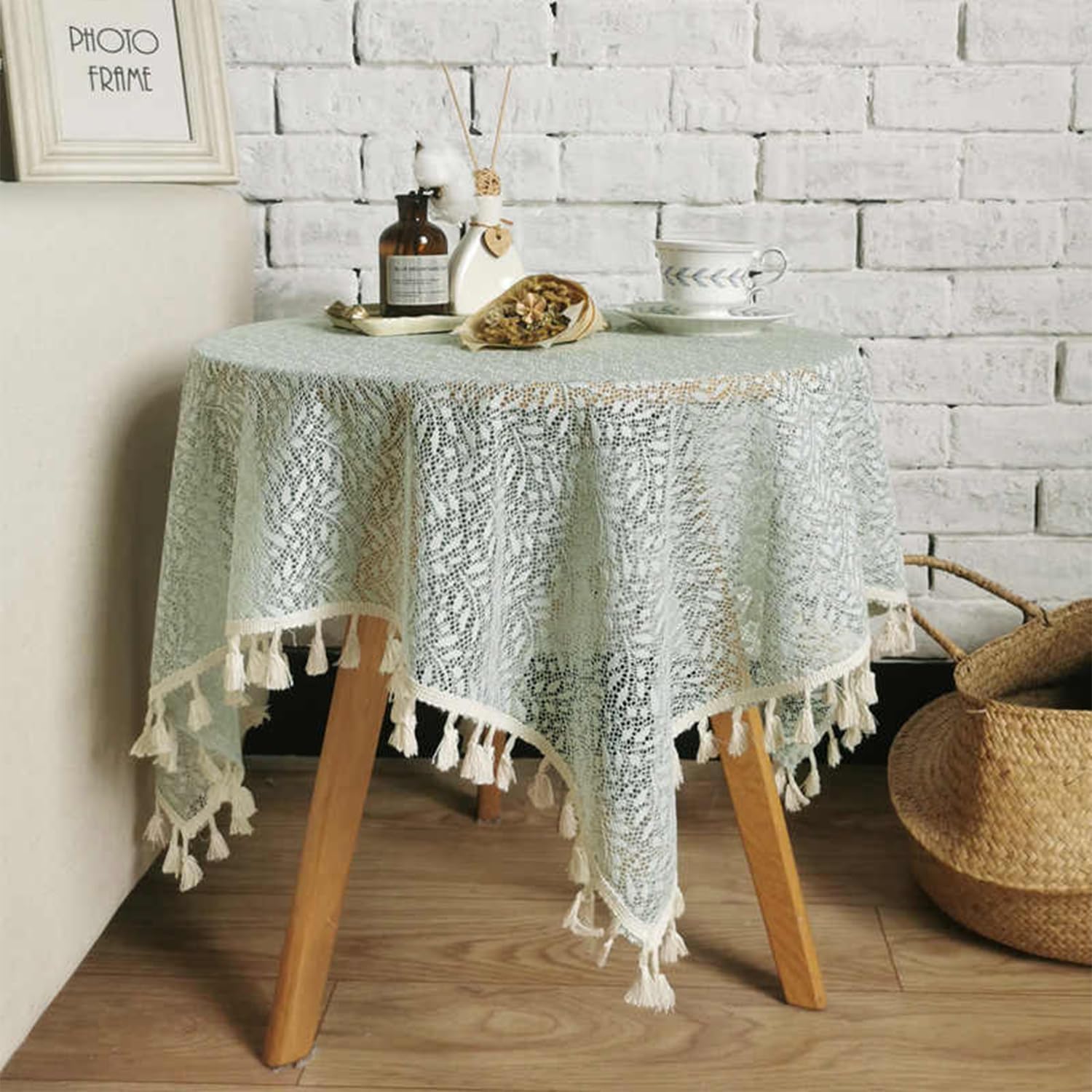 FOELANNE Embroidered Lace Tablecloth, Lace Coffee Table Cloth Embroidered Leaf With Tassels Multiple Sizes(140x140cm)