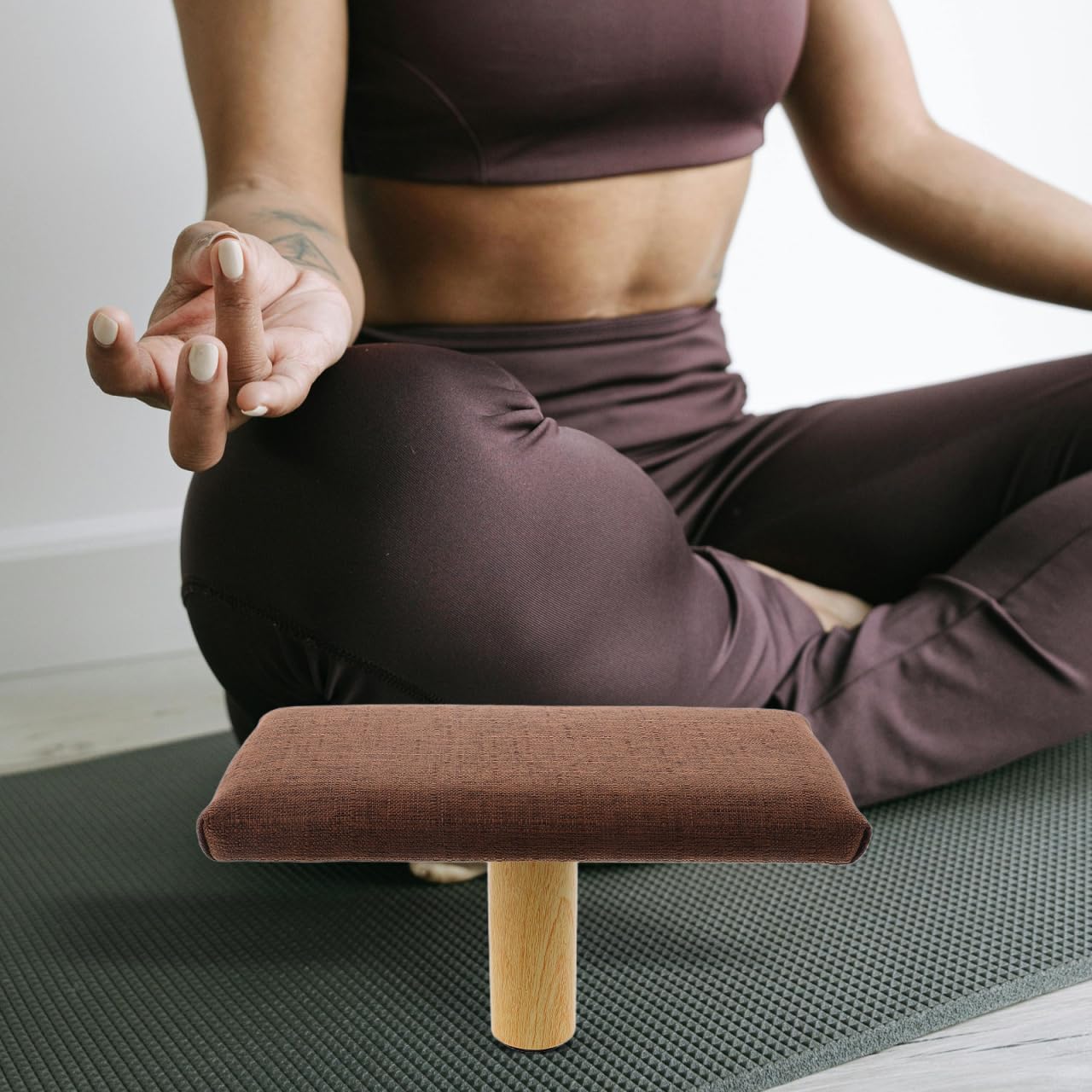 Meditationsbank Mit Kissen Dickem Polster Tragbarer Hölzerner Kniesitz Yoga Hocker aus Holz Für Yoga Gebete Und Gleichgewichtsübungen