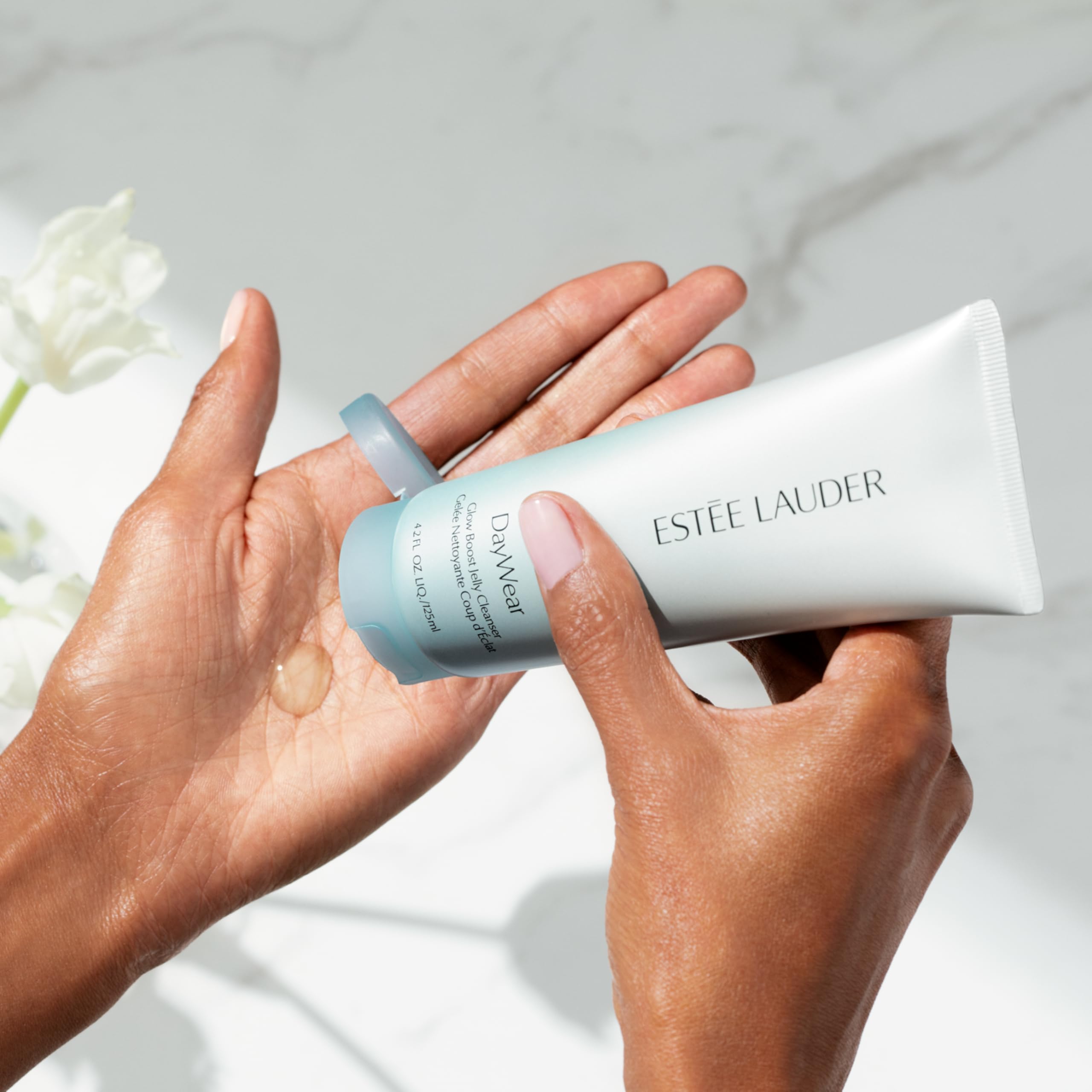 Estée Lauder DayWear Glow Boost Jelly Cleanser | Gel detergente con estratto di alghe, cetriolo e caffeina