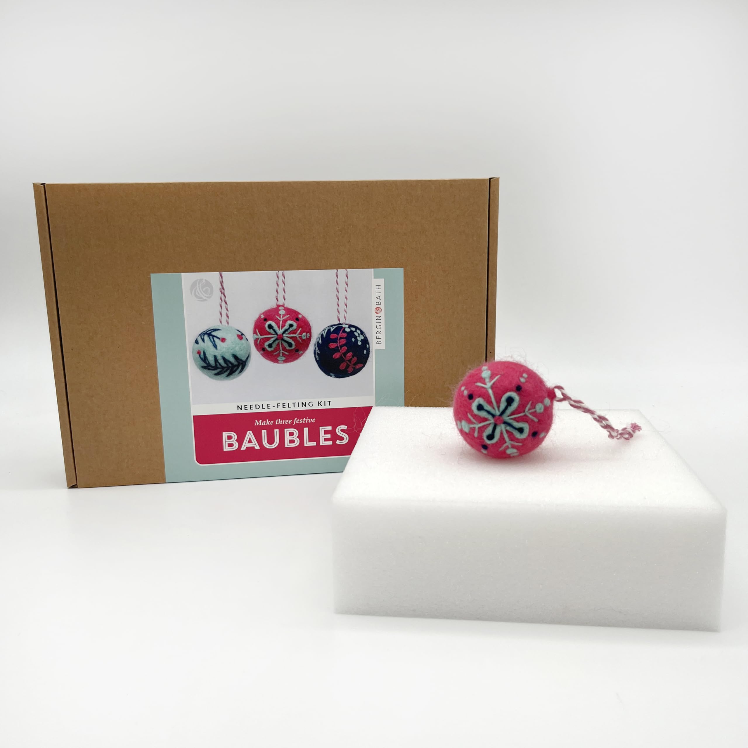 Bergin & Bath Needle Felting Kit - Christmas Baubles - Make Your own Felted Christmas Decorations. Craft kit Gift for her. Planet Friendly Wool (with Felting Mat)
