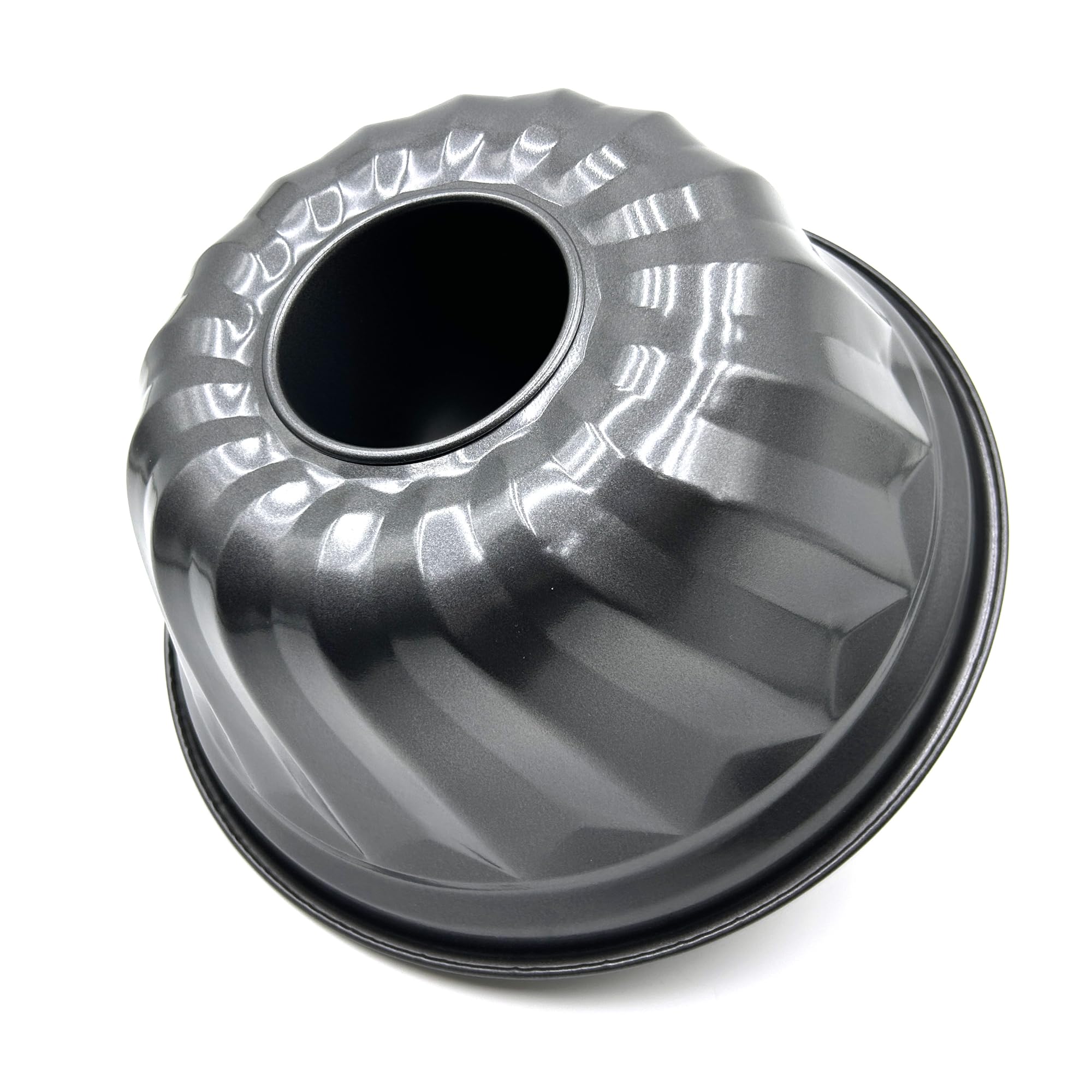Kundalini Heavy Duty Carbon Steel Fluted Cake Pan in Gray