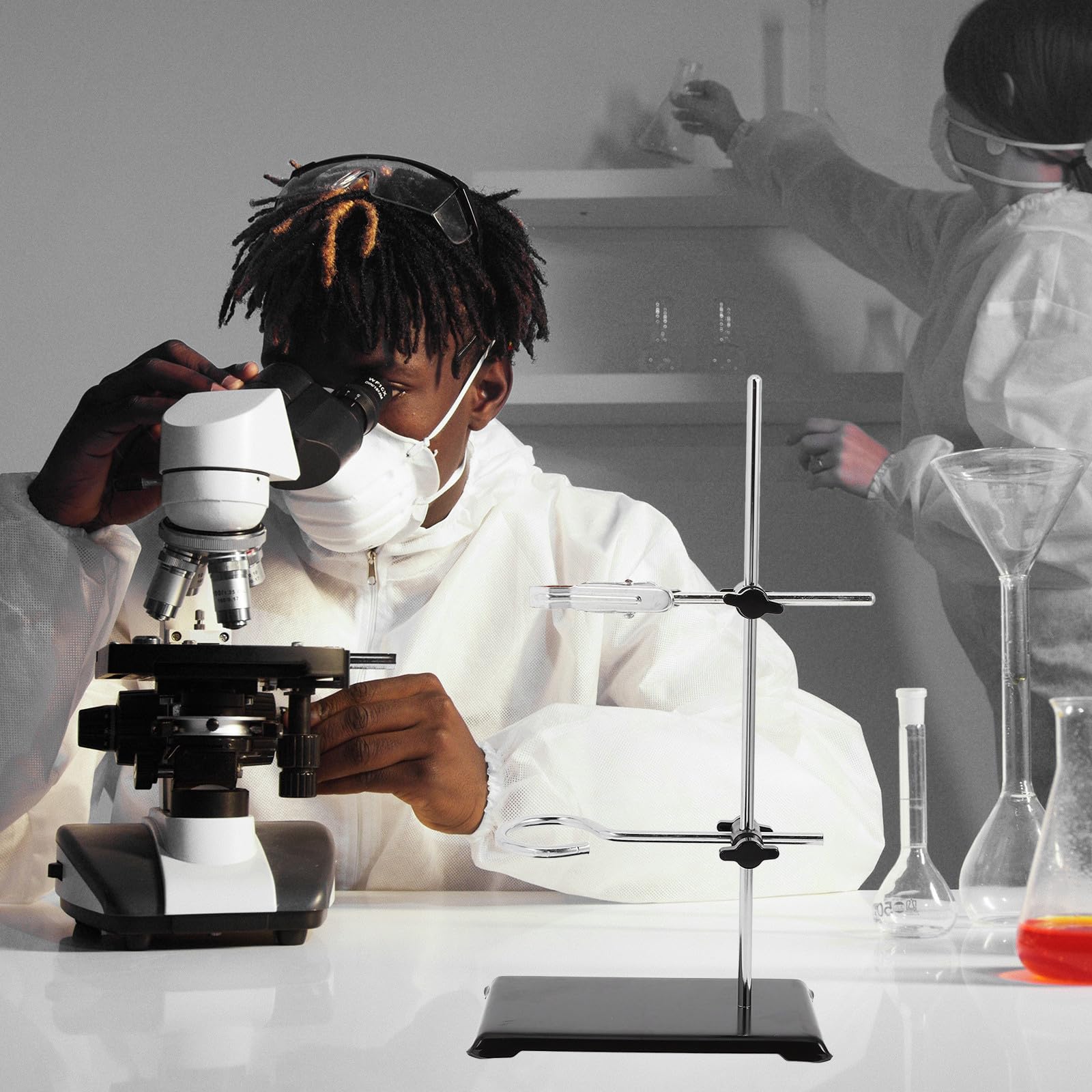 Soporte de Hierro con Base Cuadrada Negra para Laboratorios de Química