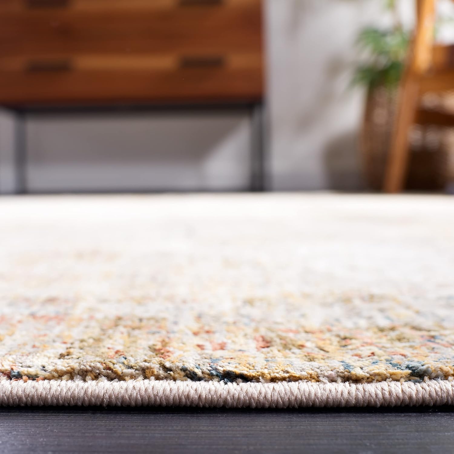 SAFAVIEH Silverado Collection Runner Rug - 2' x 8', Ivory & Gold, Modern Abstract Design, Non-Shedding & Easy Care, Ideal for High Traffic Areas in Living Room, Bedroom (SVD104A)