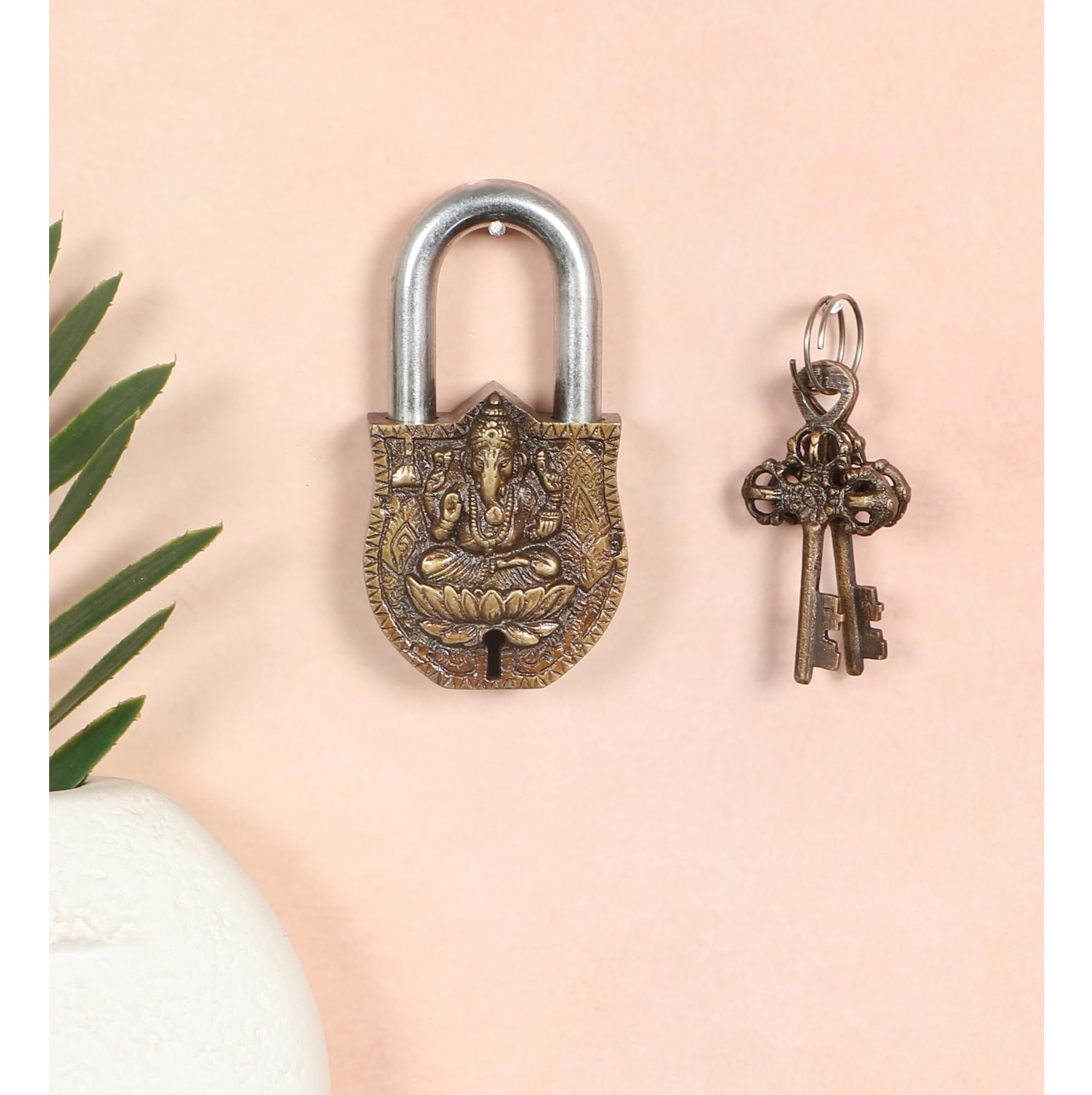 Two Moustaches Ganesha Design Functional Brass Lock with 2 Keys, Golden — Amazon image 8