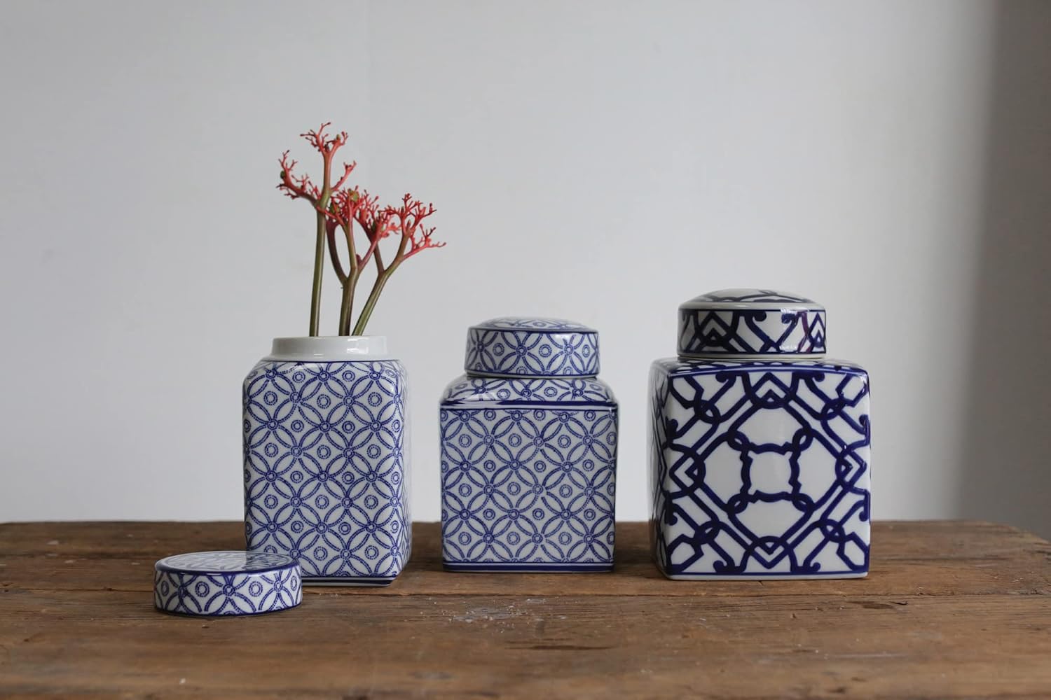 Creative Co-Op Decorative Ceramic Ginger Jar with Lid, Blue and White Large