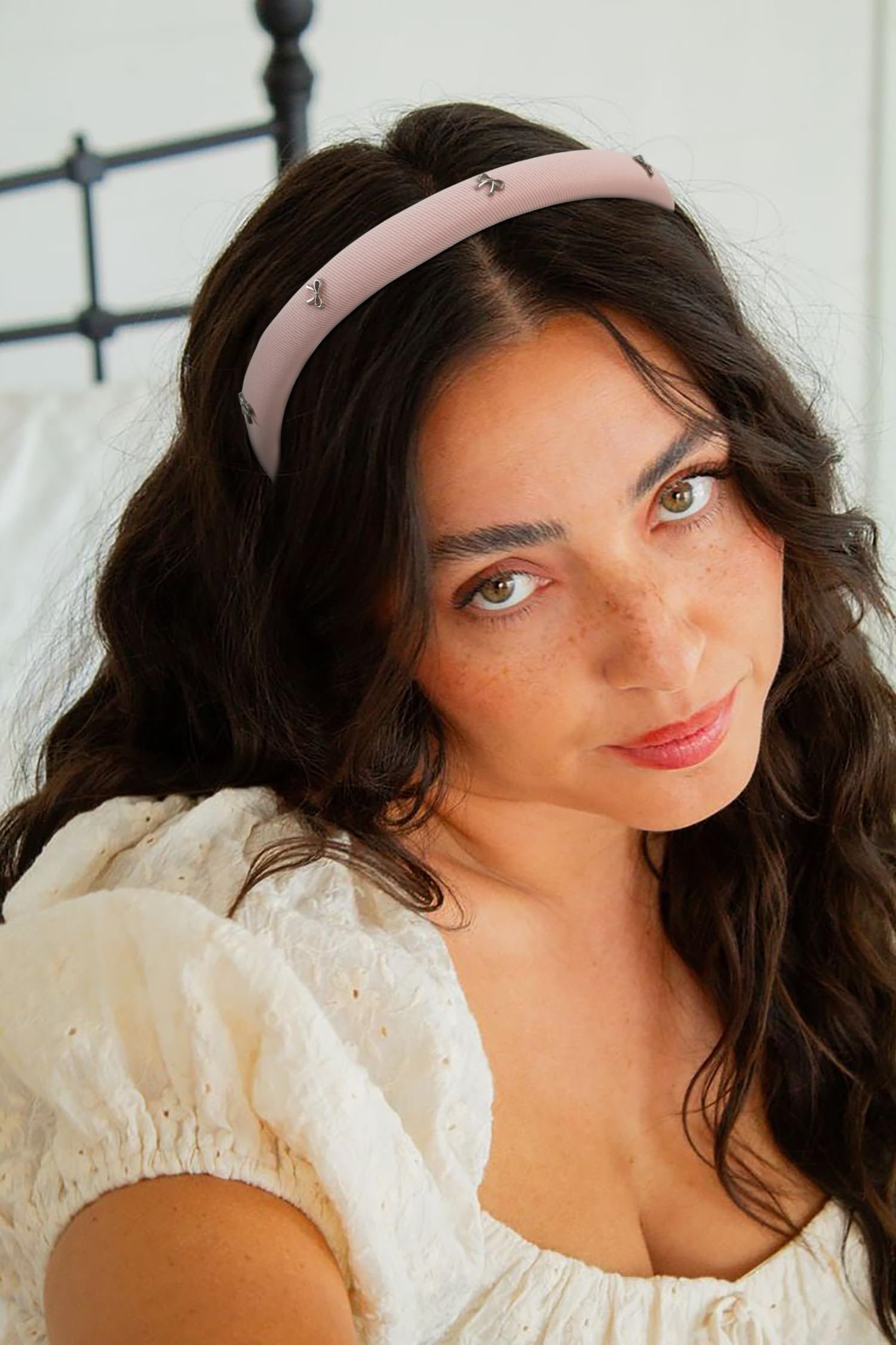 TEBIEKOY 2 fasce sottili imbottite con fiocco per donne, fasce nere antiscivolo da donna alla moda graziose fasce per capelli in tessuto rosa per accessori per capelli da donna