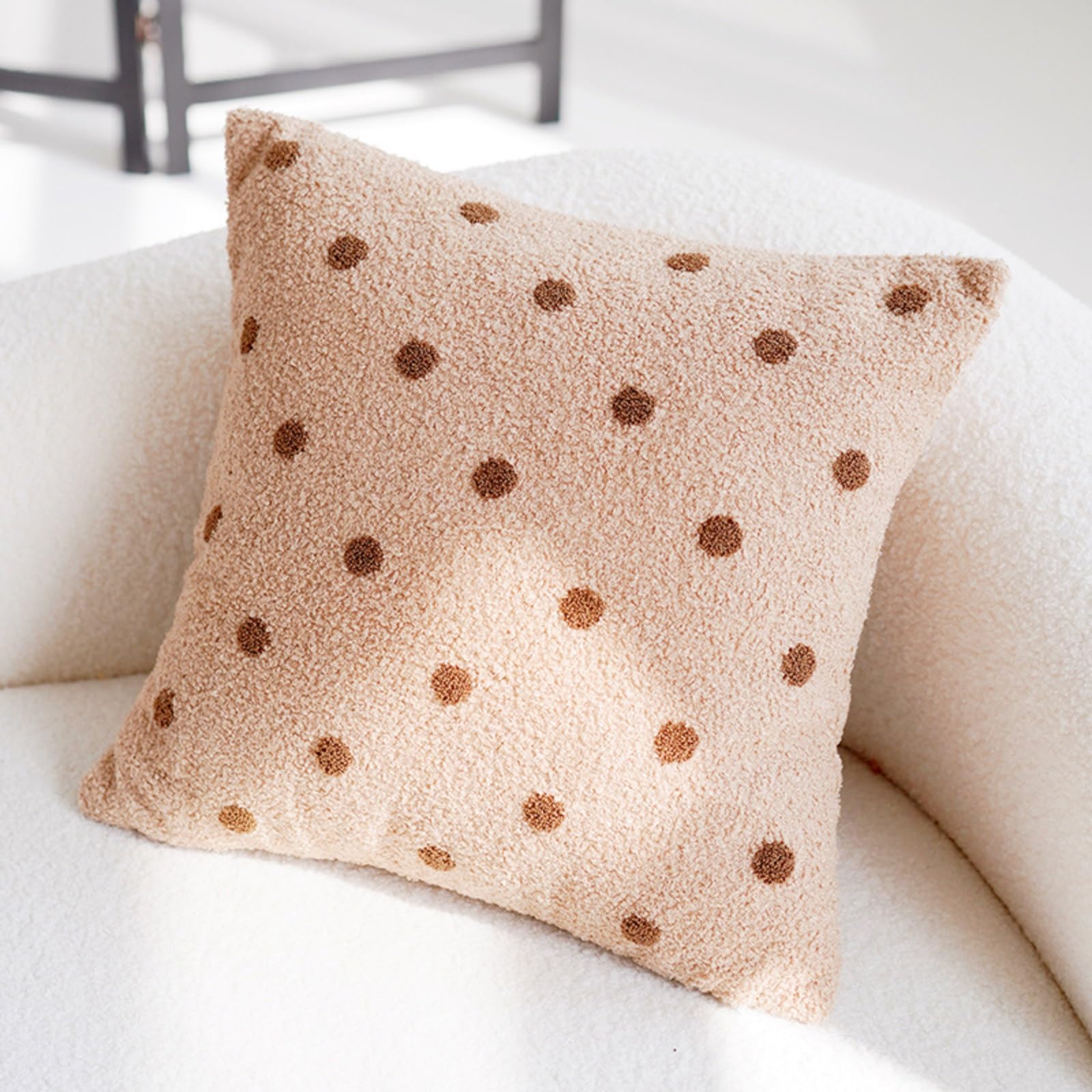 Coussin décoratif chien pour canapé moderne et salon cosy