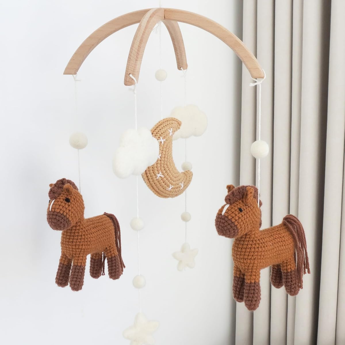 Ponies Crib Mobile - Boho Nursery Mobile para niñas niños, bebé neutral móvil para cuna, caballos de ganchillo a mano