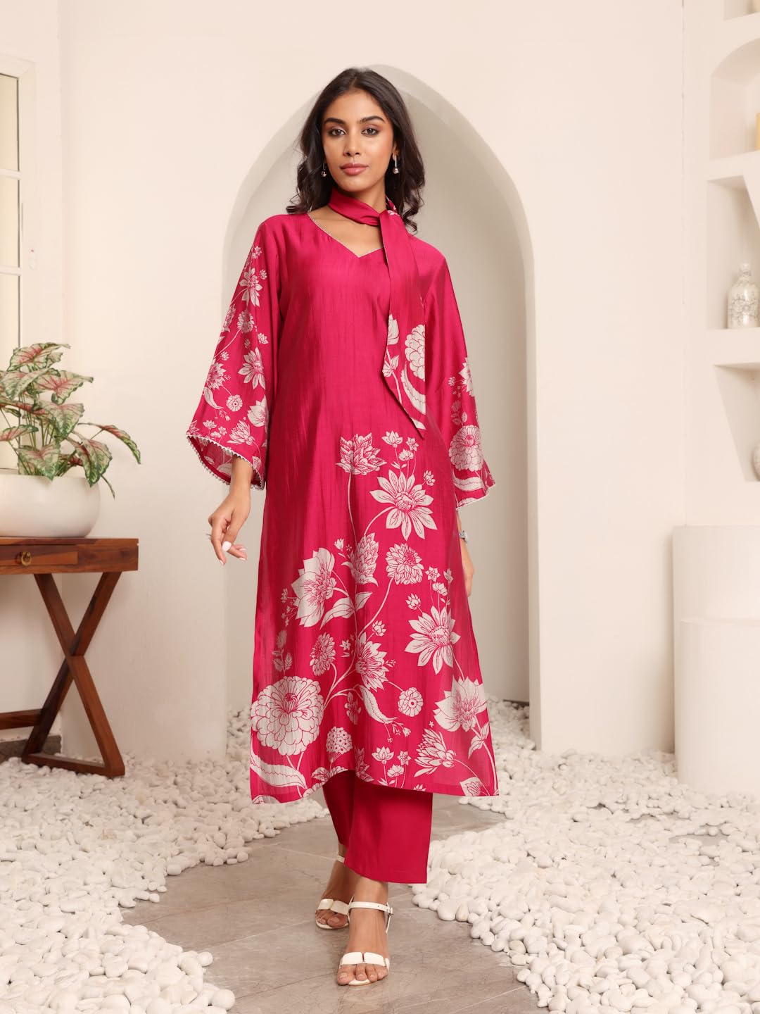 Varanga Women Fuchsia Pink Floral Printed Gota Detail Flared Sleeve Kurta With Solid Trouser  Stylish Ethnic Set