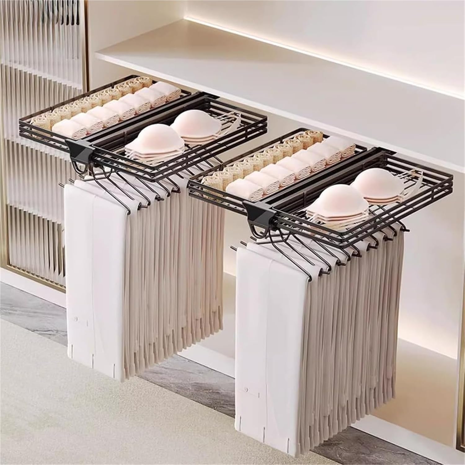 Rozszerzany organizer na drążki przesuwne do szafy, wydajne zarządzanie szafą z koszem. 18 W/46 cm z koszykówką