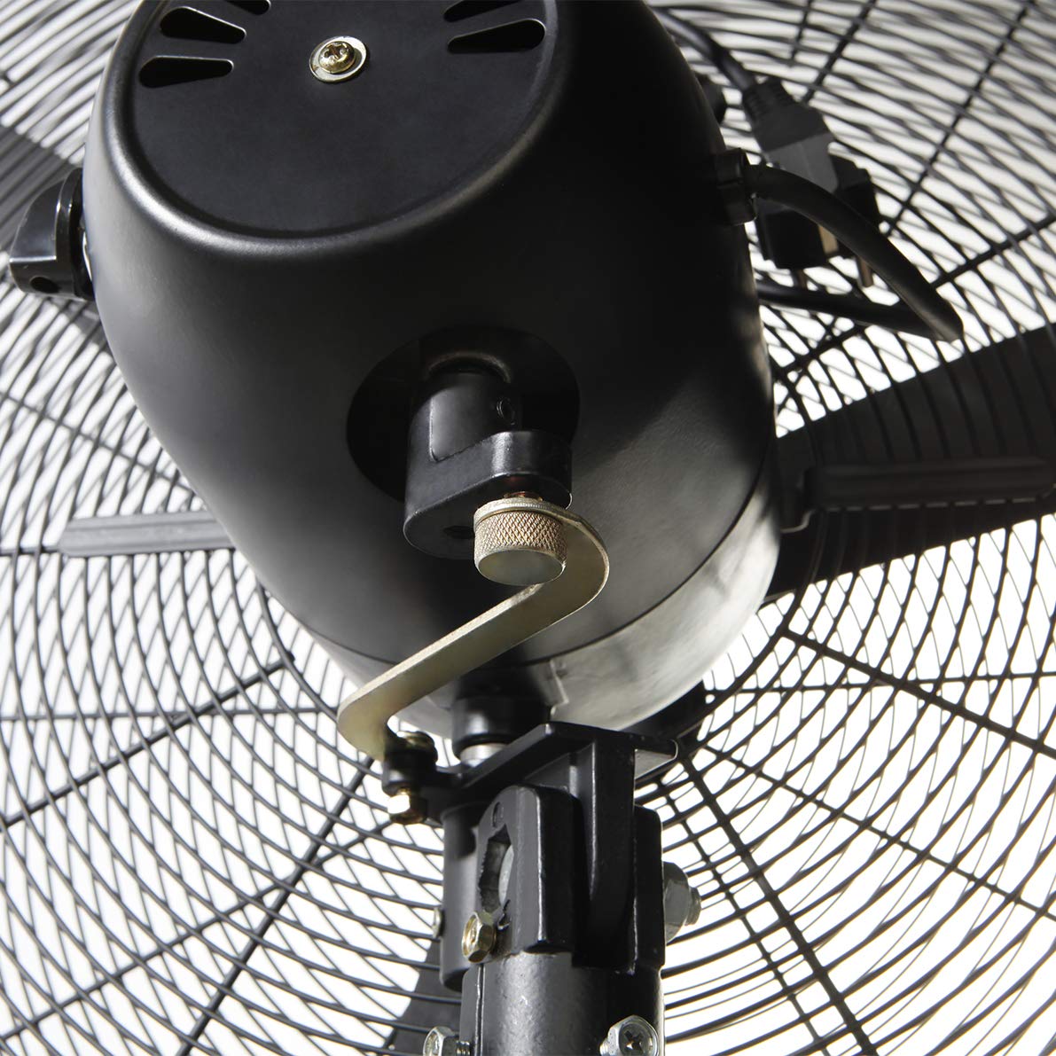 Orbegozo PWS 0165 - Ventilador de pie industrial, 65 cm diámetro de aspas, cabezal multiorientable, oscilante, 3 velocidades de ventilación, 140 W, color negro