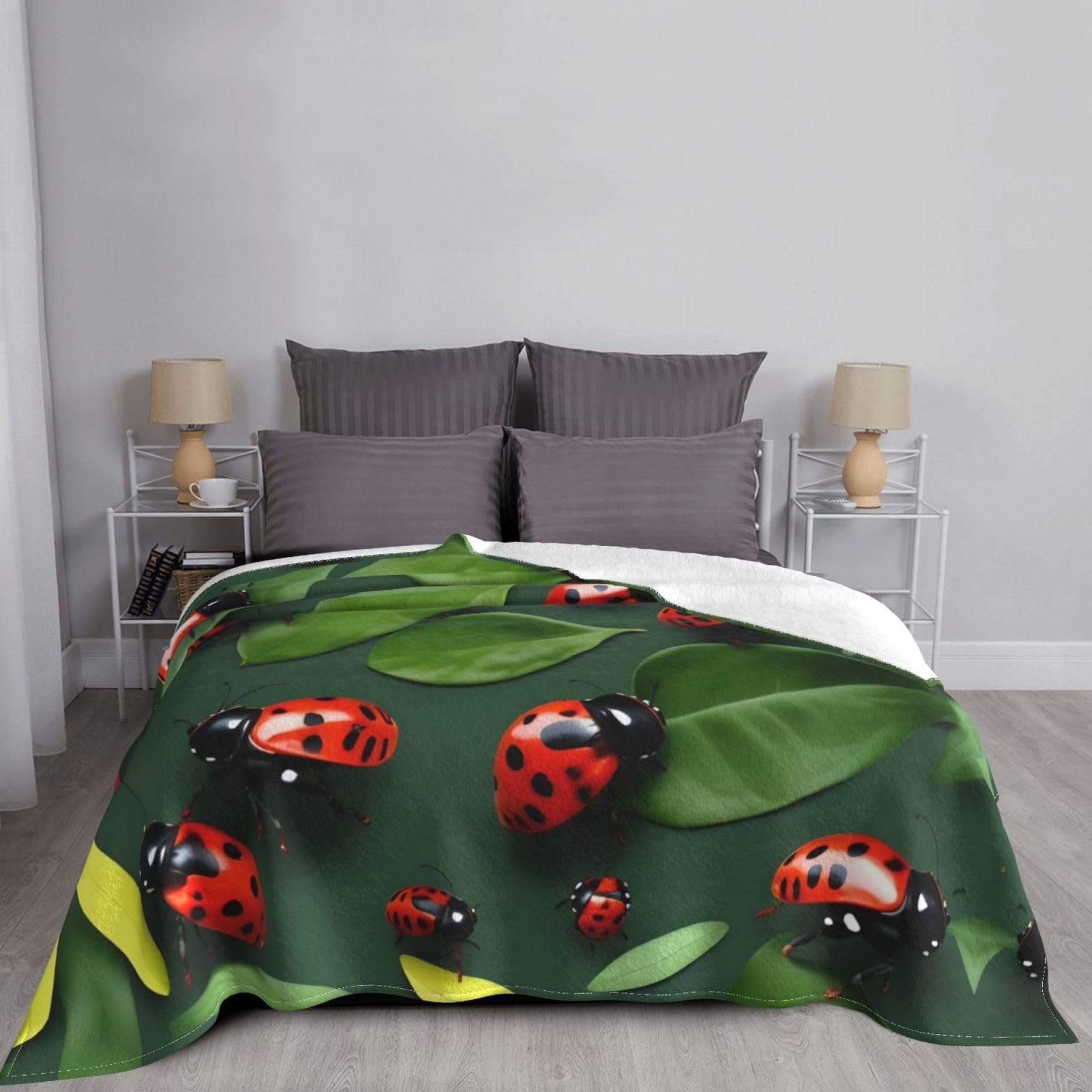 Flanell-Fleece-Decke Mit Marienkäfer-Muster – Weich, Wärmend, 127 X 152 Cm