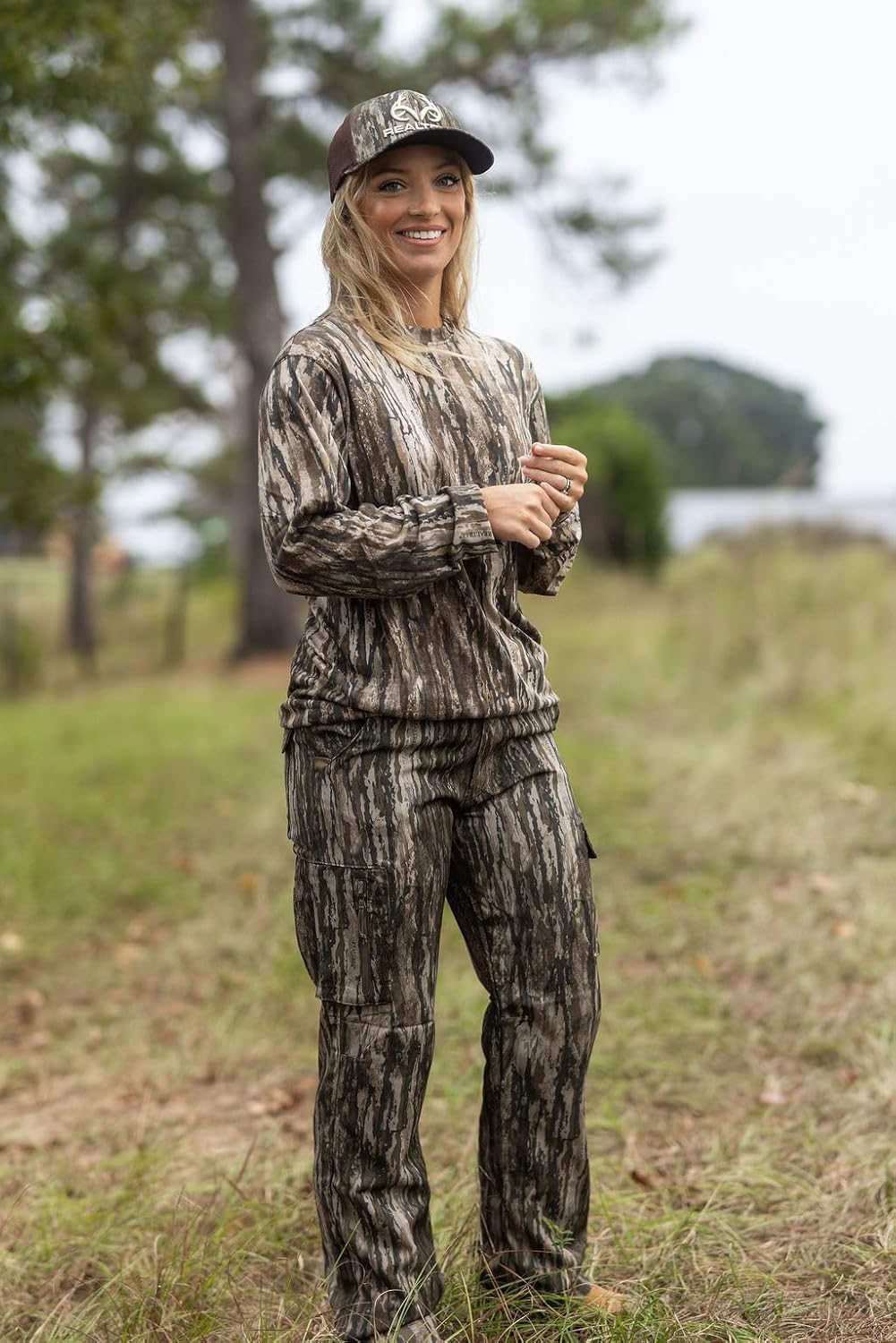 Realtree Women’s All-Season Hunting Pants Camo, 6-Pocket Cargo Design, Lightweight & Durable