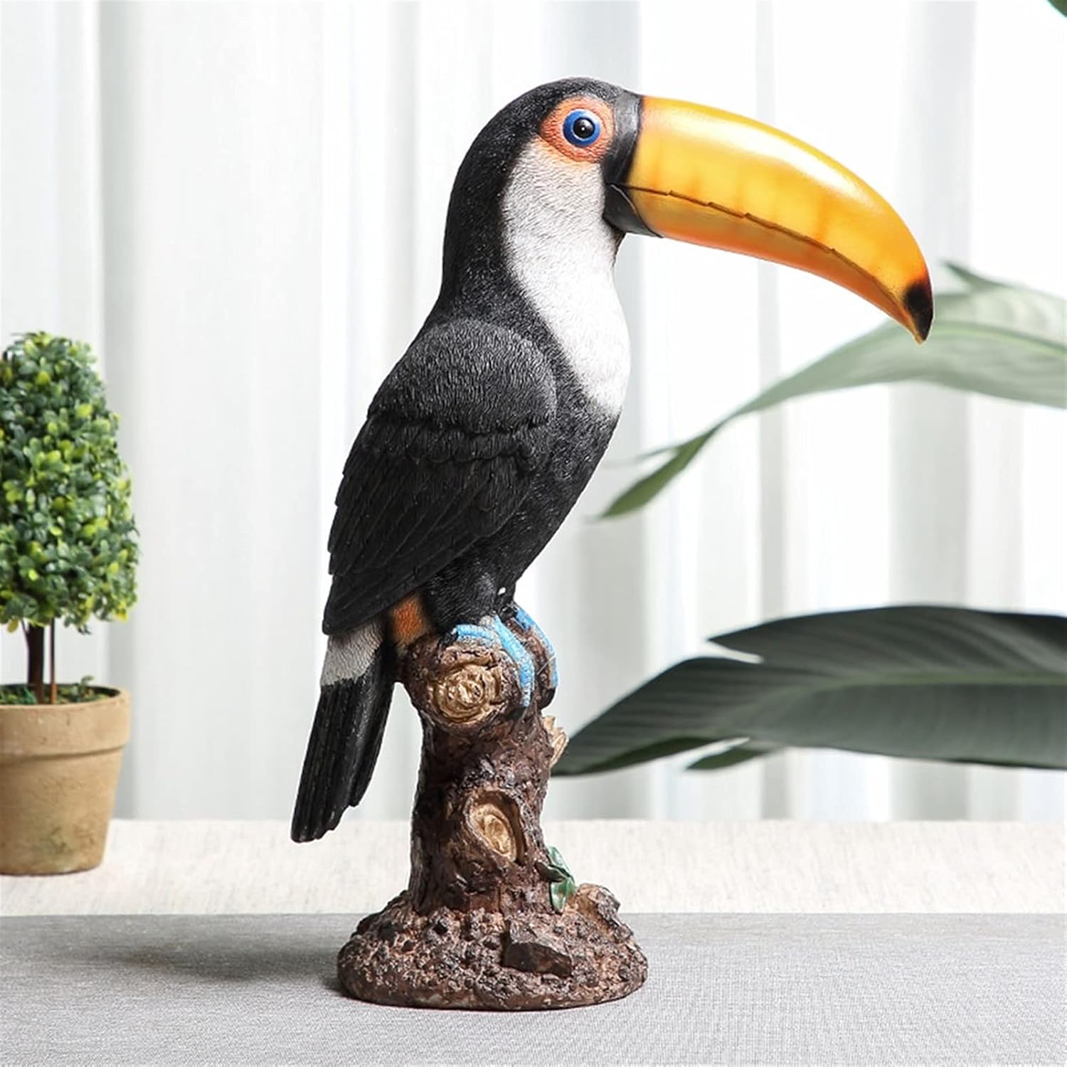 Toucan on Stump Statue, Resin 12.2" H Toucan Bird Outdoor Statue Model Toy for Garden Decor Yard Art Lawn Ornaments Garden Decor