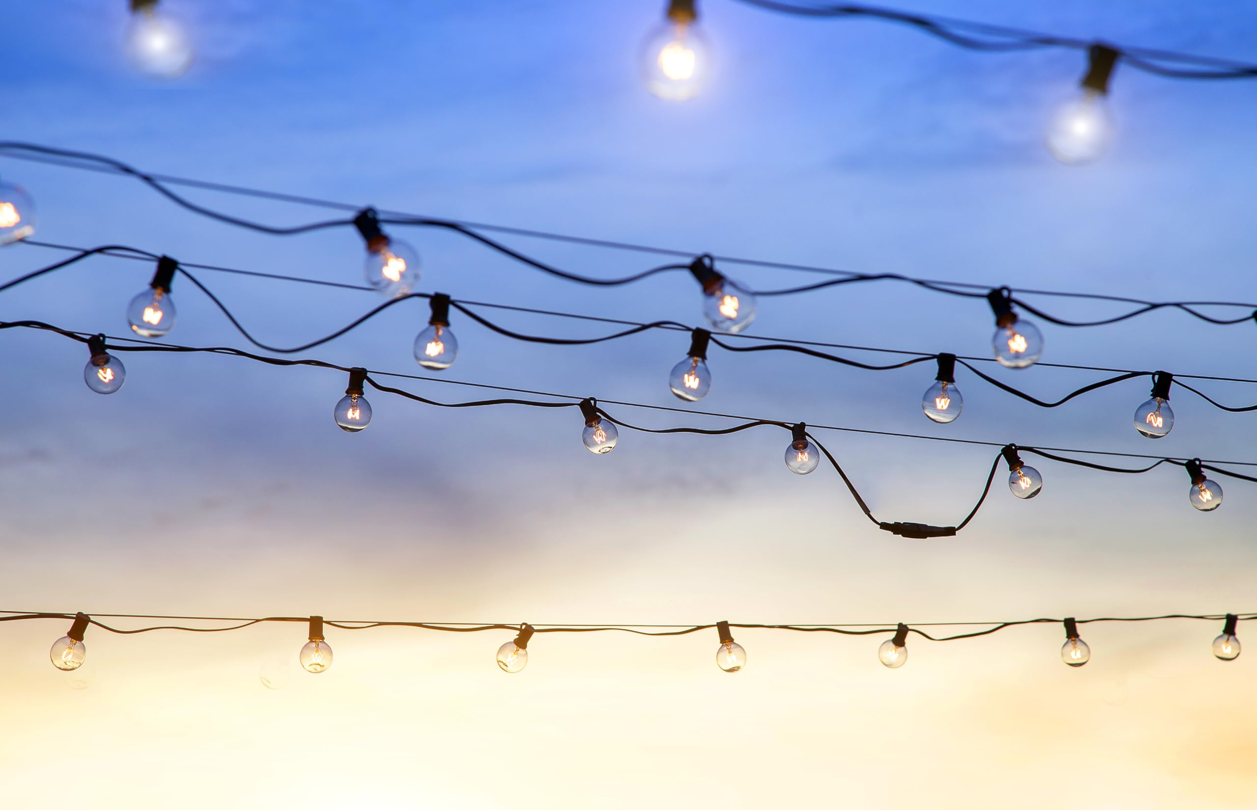 30 m lange Lichterkette für den Außenbereich mit 102 bruchsicheren G40-LED-Leuchtmitteln für den Innen- und Außenbereich, 2 Stück, 15 m anschließbare Hängeleuchten für Party-Dekoration