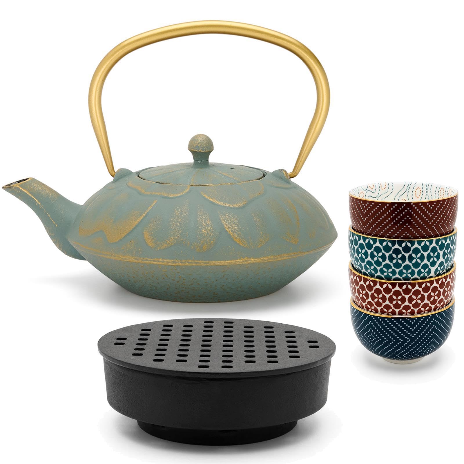Bredemeijer Teekanne 1.3 Liter - flache Asia Gusskanne blau im Set mit 4 Tassen aus Porzellan & Stövchen inkl. Edelstahl-Tee-Filter-Sieb Einsatz