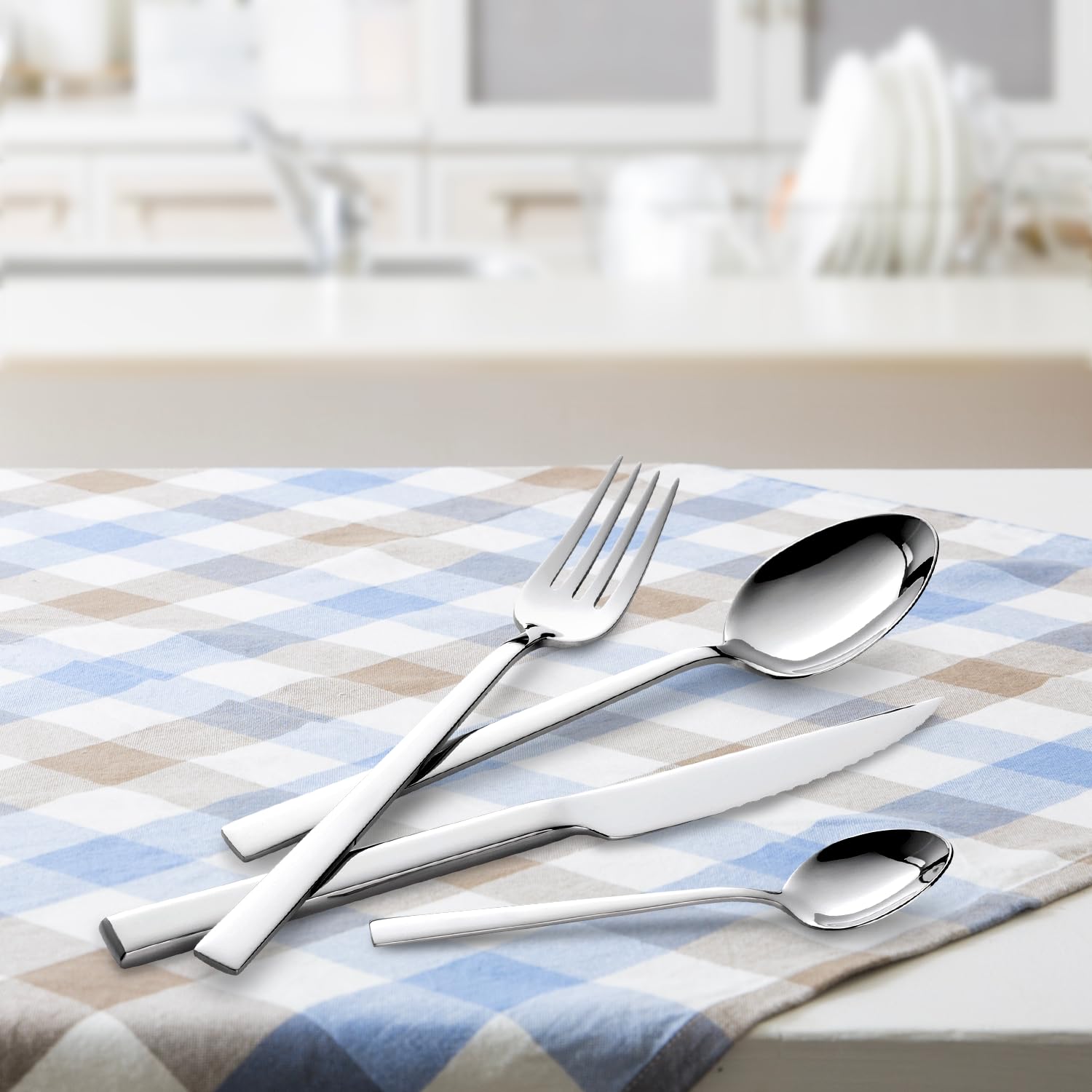 Lagostina Giada Set Servizio Posate Acciaio Inox 18/10 per 6 Persone, 24 Pezzi & Ingenio Smart Mestolo in Silicone con Rivestimento Antigraffio, Impugnatura Ergonomica