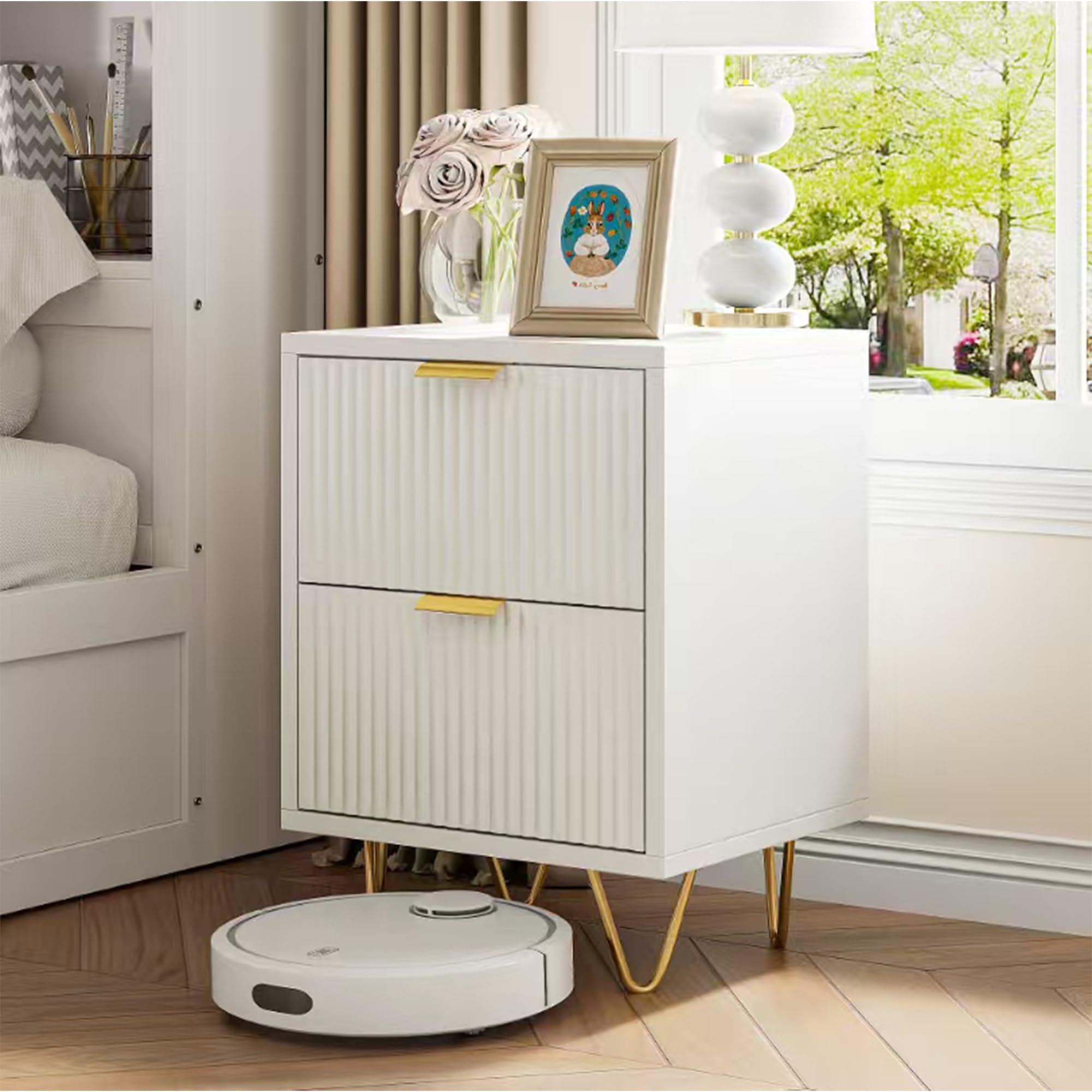 Juego de 2 mesitas de Noche, mesas Bajas con 2 cajones, Mesa Auxiliar con Patas y Asas Doradas, tocador Acanalado con diseño de Ola y cómoda Moderna, Mueble de Almacenamiento (Blanco, 40 x 40 x 55)