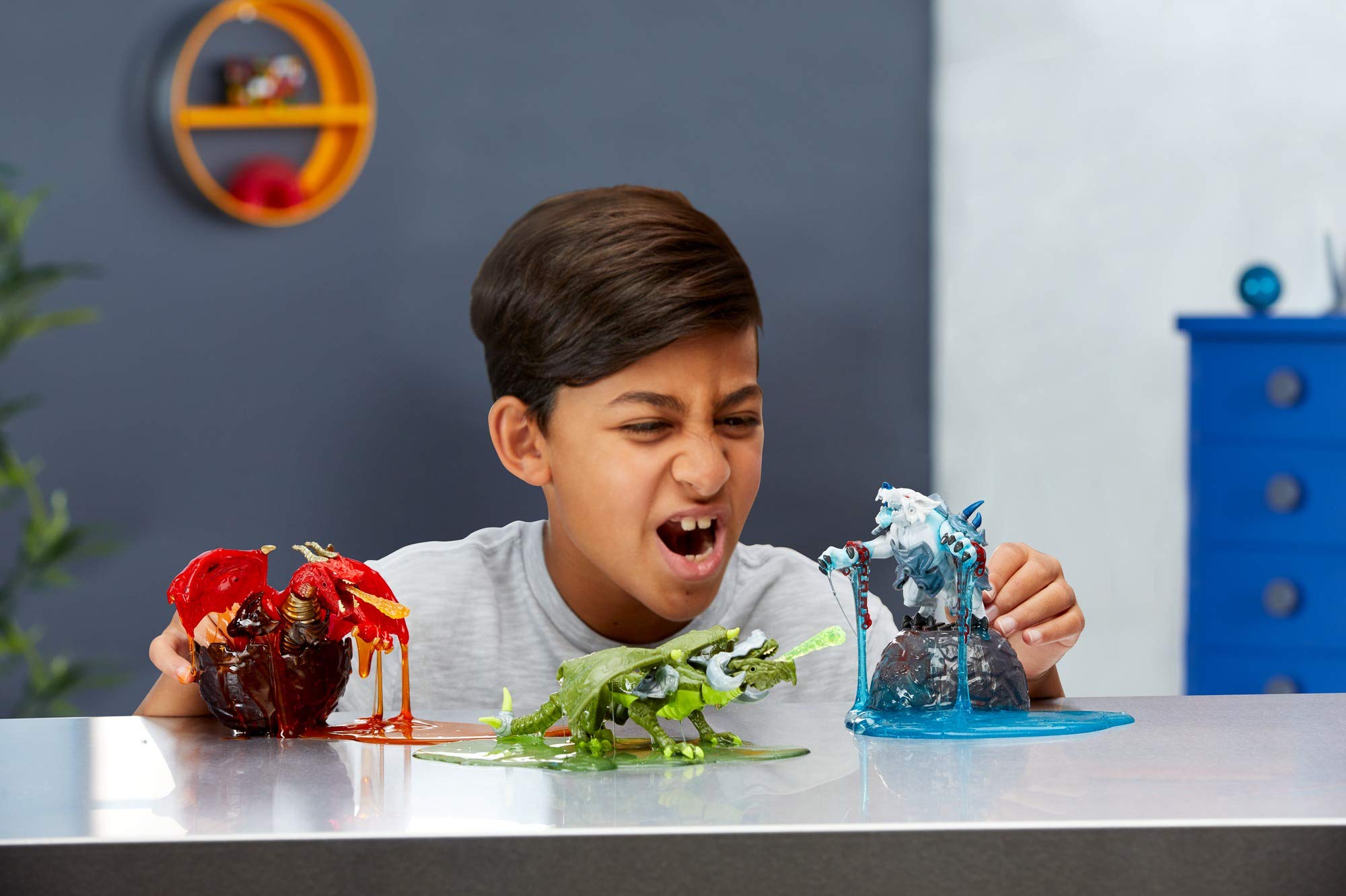 Mega Construx Breakout Beasts Mix 3, po 1 niespodzianka potwora do złożenia w fioletowym jajku ze szlamem, losowy wybór, zabawka Slime od 5 lat