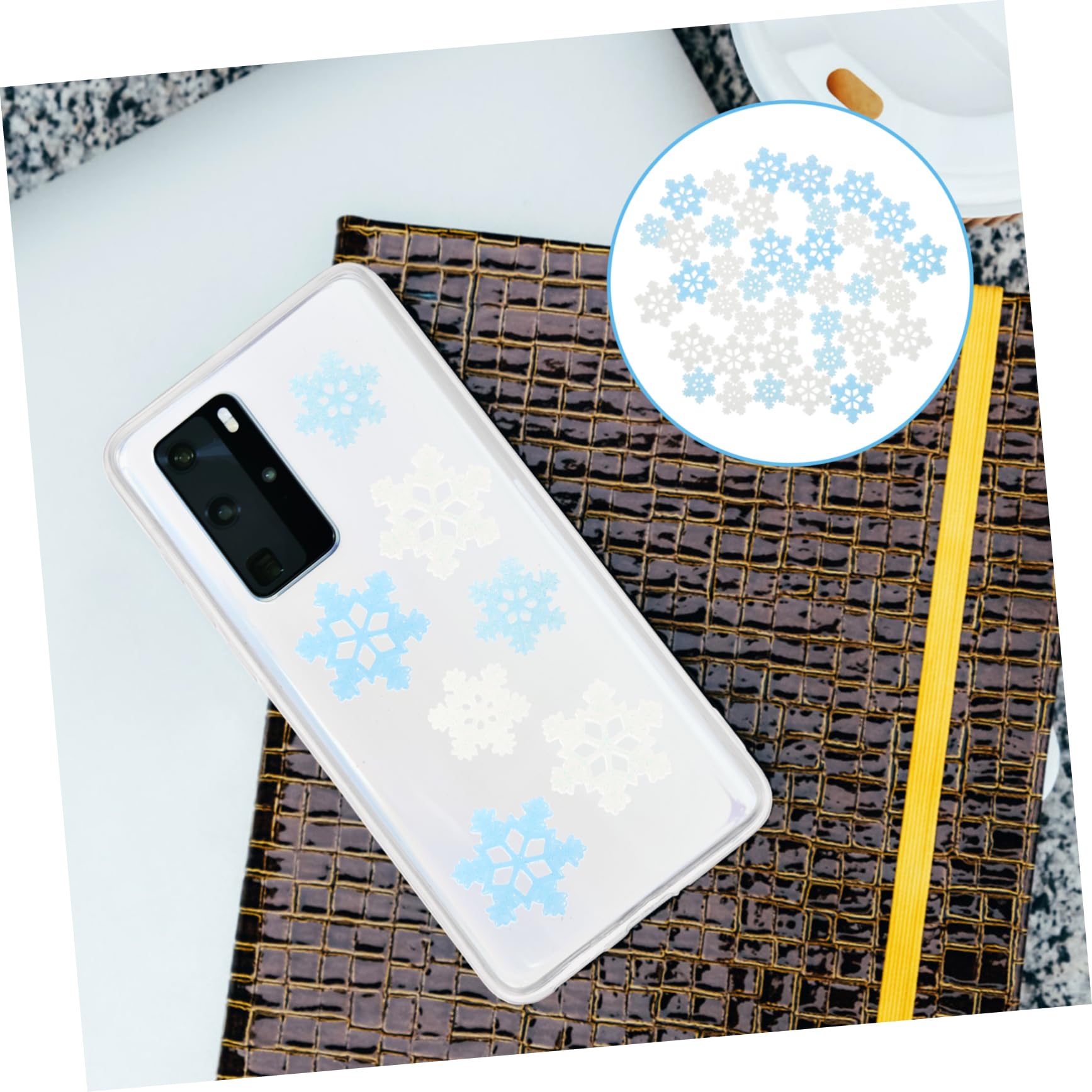 Operitacx 80 Pezzi Ciondoli Natalizi in Resina a Forma di Fiocco di Neve per Decorazione Custodia Telefono Fai da Te Sensazione Liscia e Morbida, Adatti per Artigianato