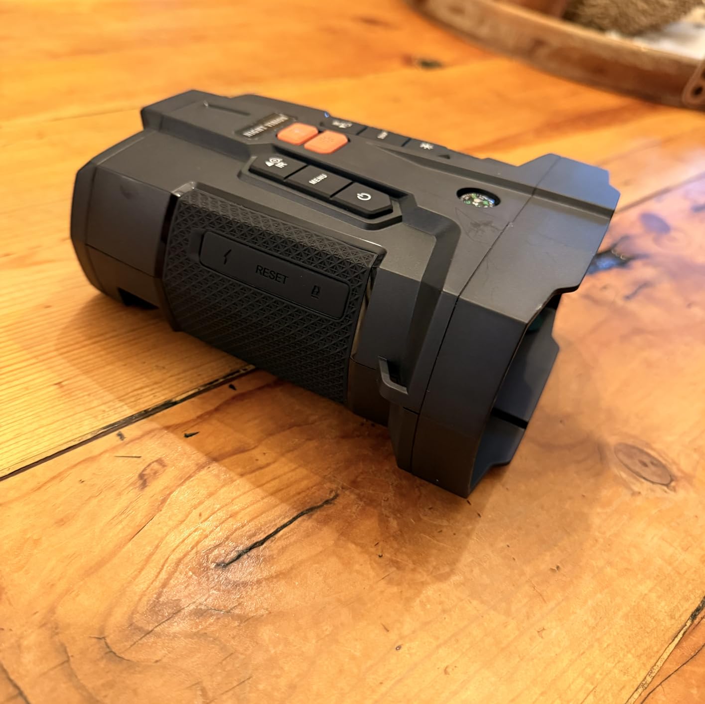 XOOIOOY night vision compass and controls