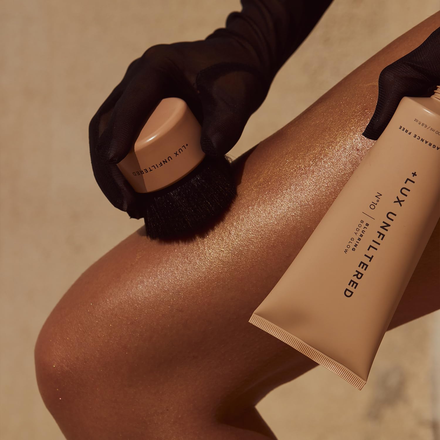 + Lux Unfiltered Blending Body Brush - Self Tanner Brush - Kabuki Blending Applicator for Self Tan, Body Glow, & Bronzer - Vegan & Cruelty Free Synthetic Bristles