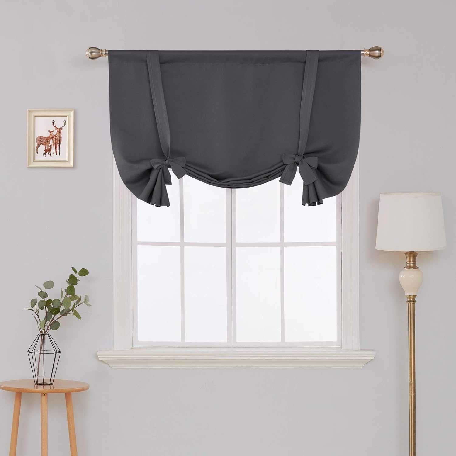 tenda nera per piccola finestra