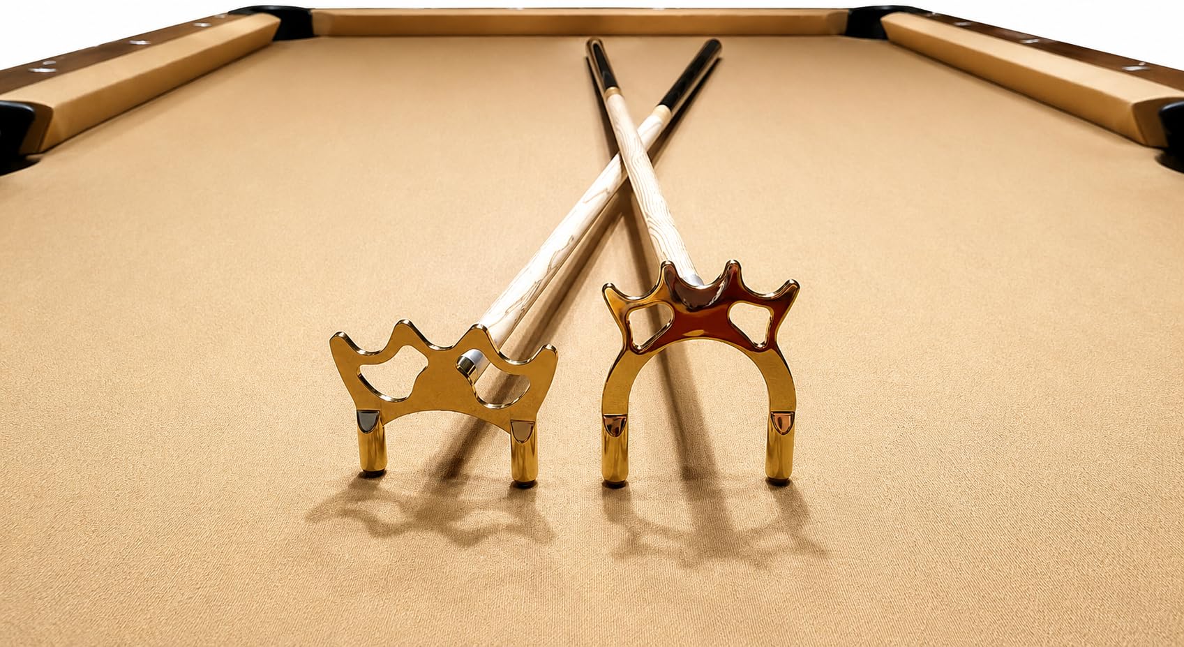 John West 2 Pont de queues de Billard en Laiton Plat & Haut - Queue de Billard Incluse