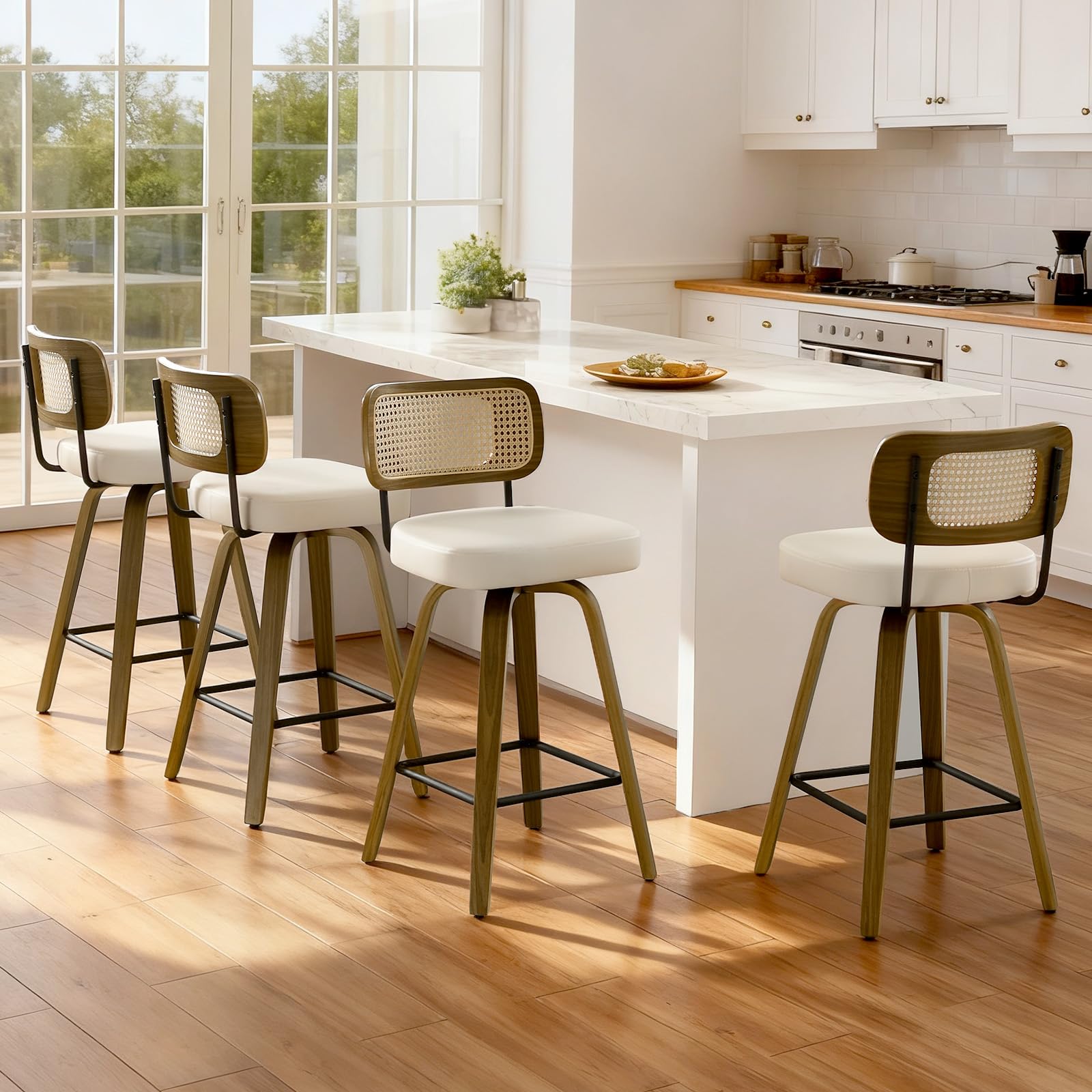 Bekrvio Juego de 2 taburetes giratorios de bar, altura de asiento 65 cm, con respaldo, tapizados en cuero PU y patas de madera de nogal, taburete de mostrador de estilo mid-century con reposapiés de