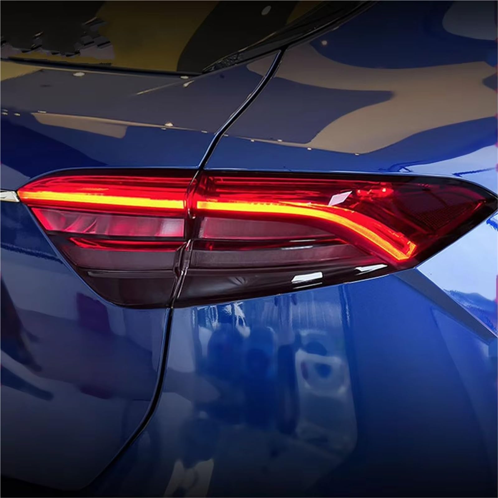 Światła tylne do Maserati Levante 2016-2020, zmodyfikowany zestaw świateł tylnych ze światłami do jazdy dziennej, wbudowanymi światłami stopowymi i kierunkowskazami, europejskie światło tylne