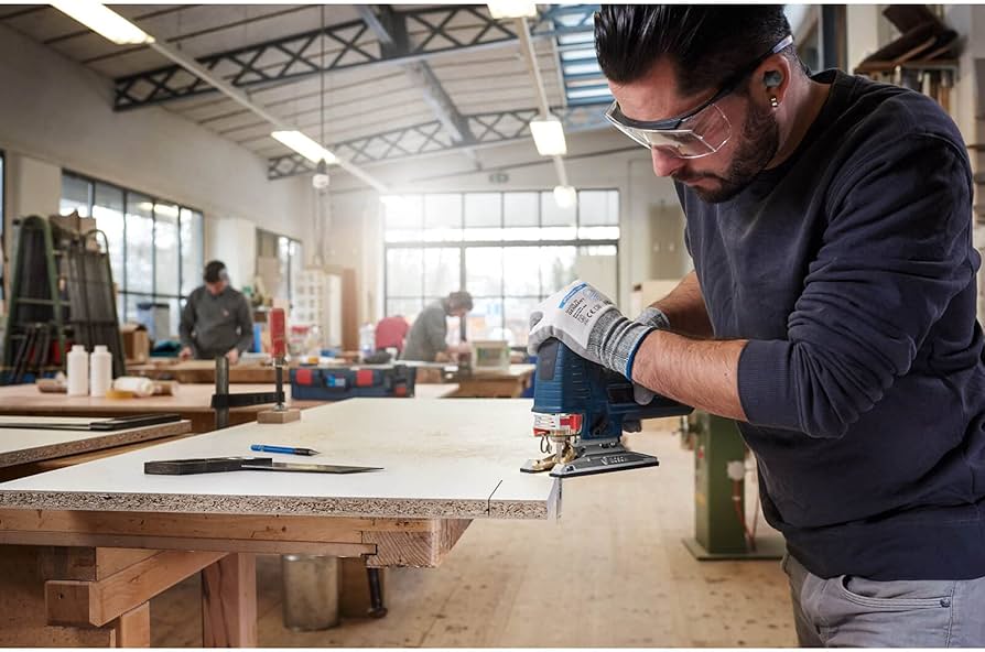 Erotik sportchi videolarini onlayn tomosha qiling Rus swinger xotini haqida video