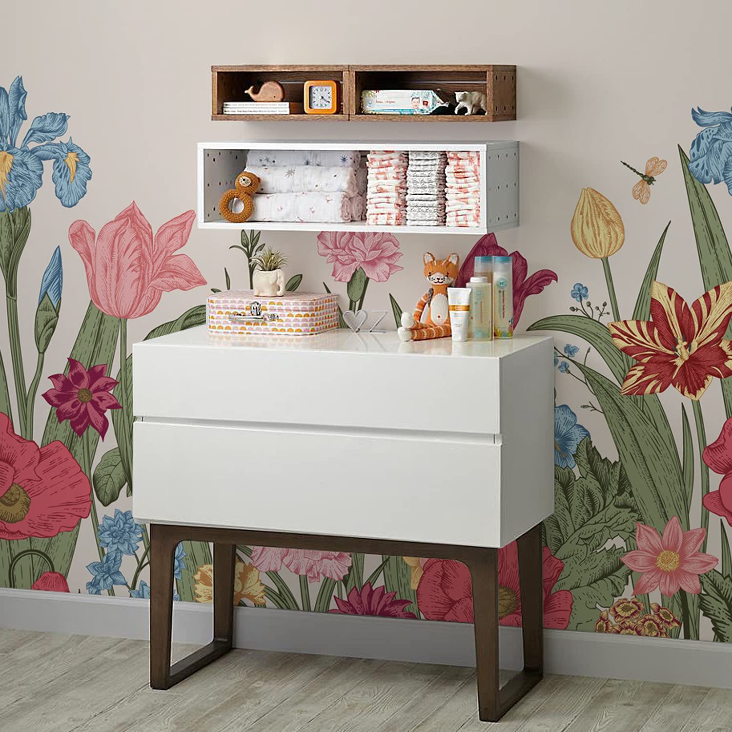 Papier peint prairie florale pour créer une ambiance printanière dans votre salon