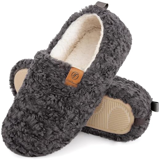 EverFoams Women’s Soft Curly Slippers Memory Foam Lightweight House Shoes