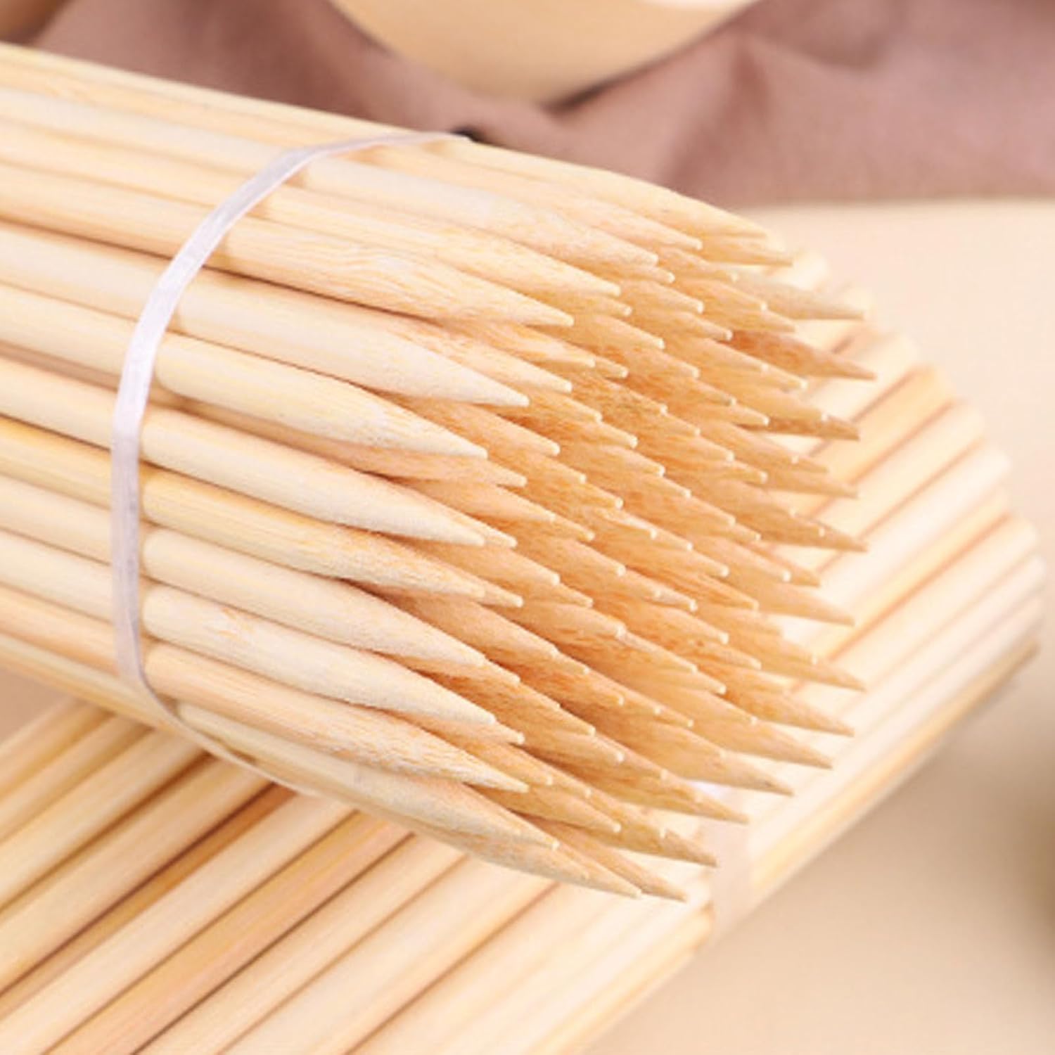 200Pcs 19.5" 5mm Thickened Material Suitable Natural Bamboo Skewers for BBQ Fruit Kabob Grilling Barbecue Kitchen Crafting and Party Bamboo Smores Sticks for roasting Marshmallows and Campfires
