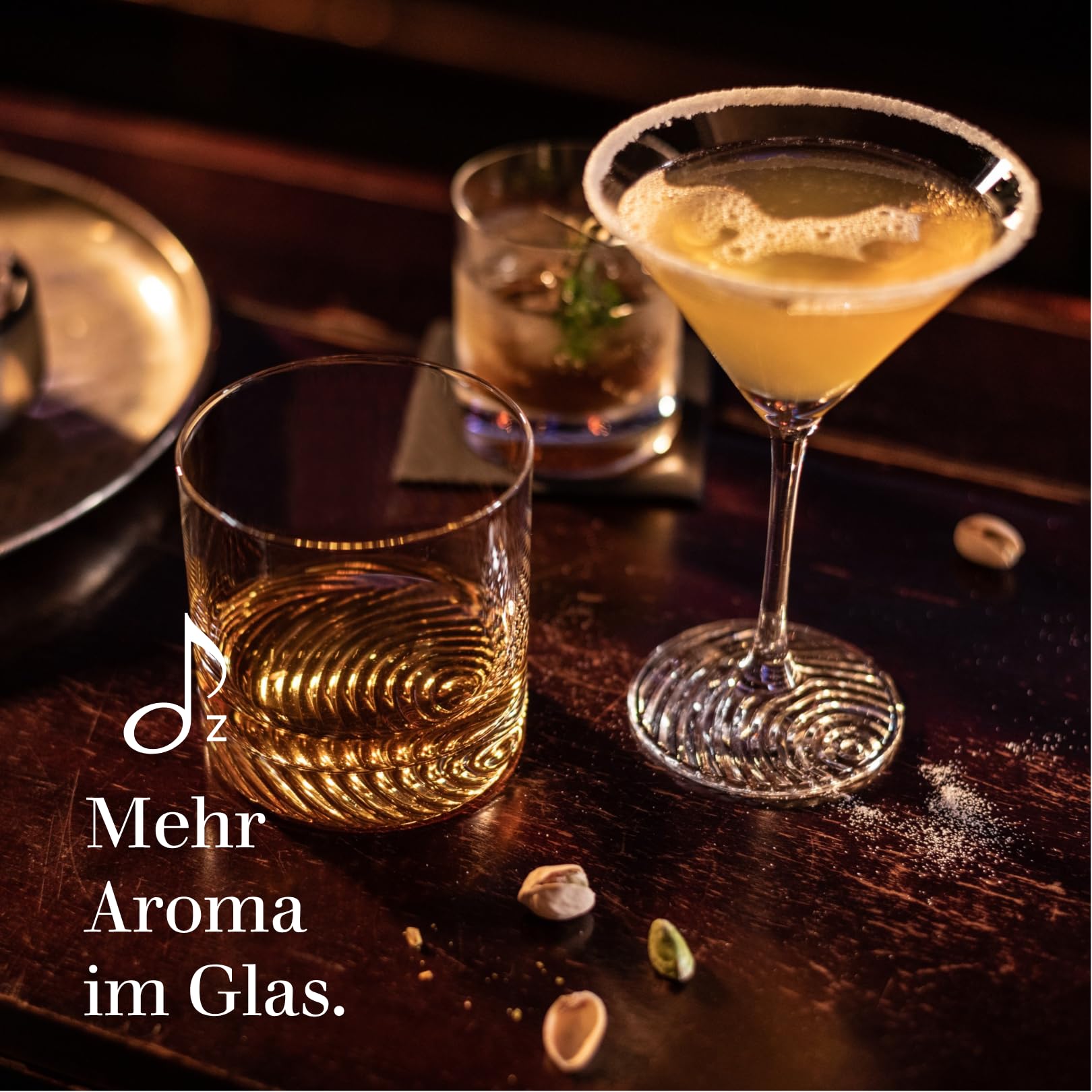 Zwiesel Glas Martiniglas Echo (4-er Set), moderne Martini Gläser mit besonderem Bodenmuster, spülmaschinenfeste Tritan-Kristallgläser, Made in Germany (Art-Nr. 123383)