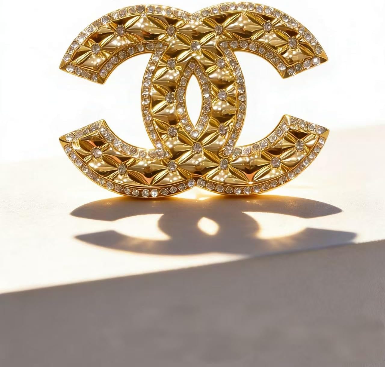 Elegant Crystal-Embellished Gold Brooch – Timeless Quilted Design, Versatile Accessory for Weddings, Parties & Everyday Wear