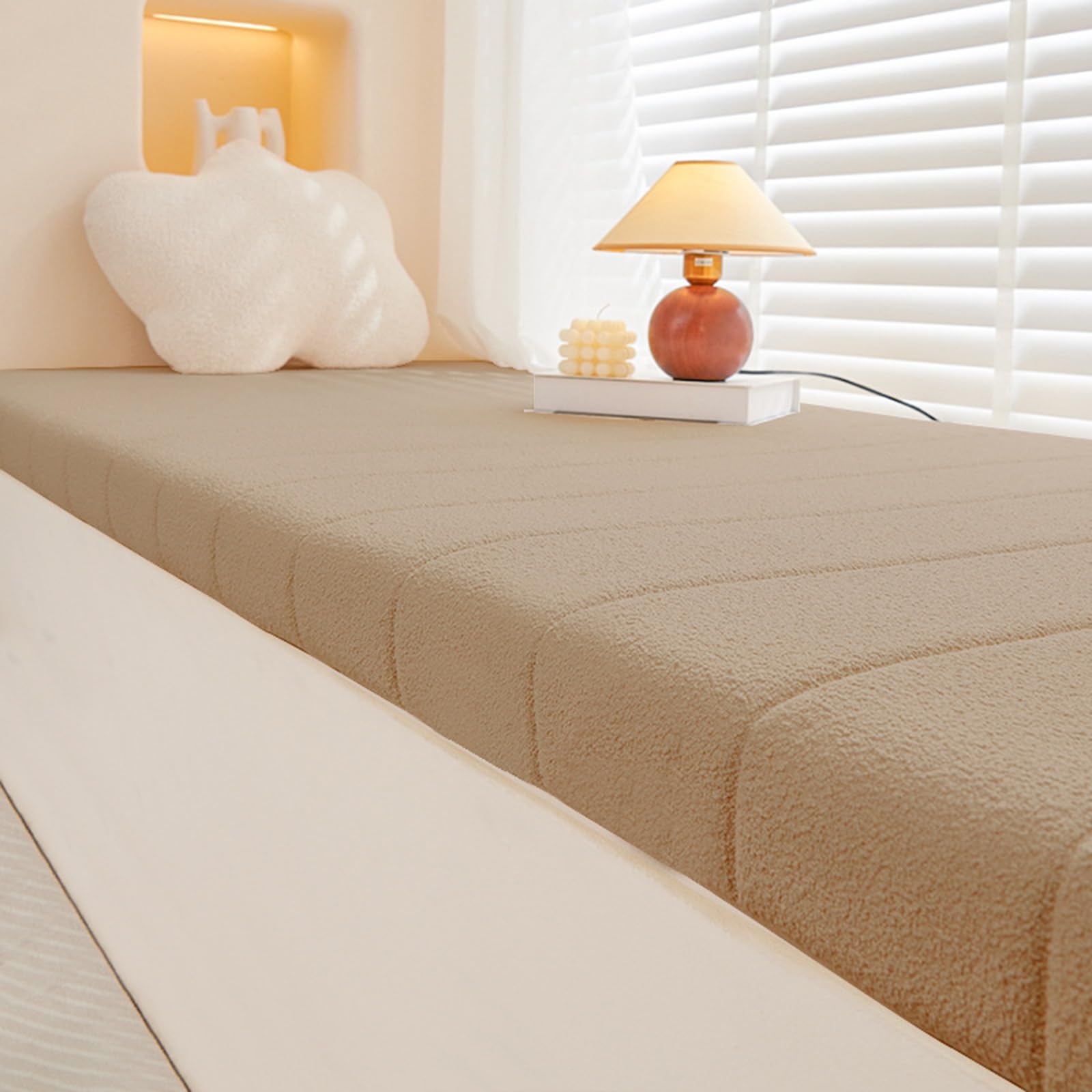 Coussin de banc de jardin épais fini les assises dures avec ce revêtement lavable